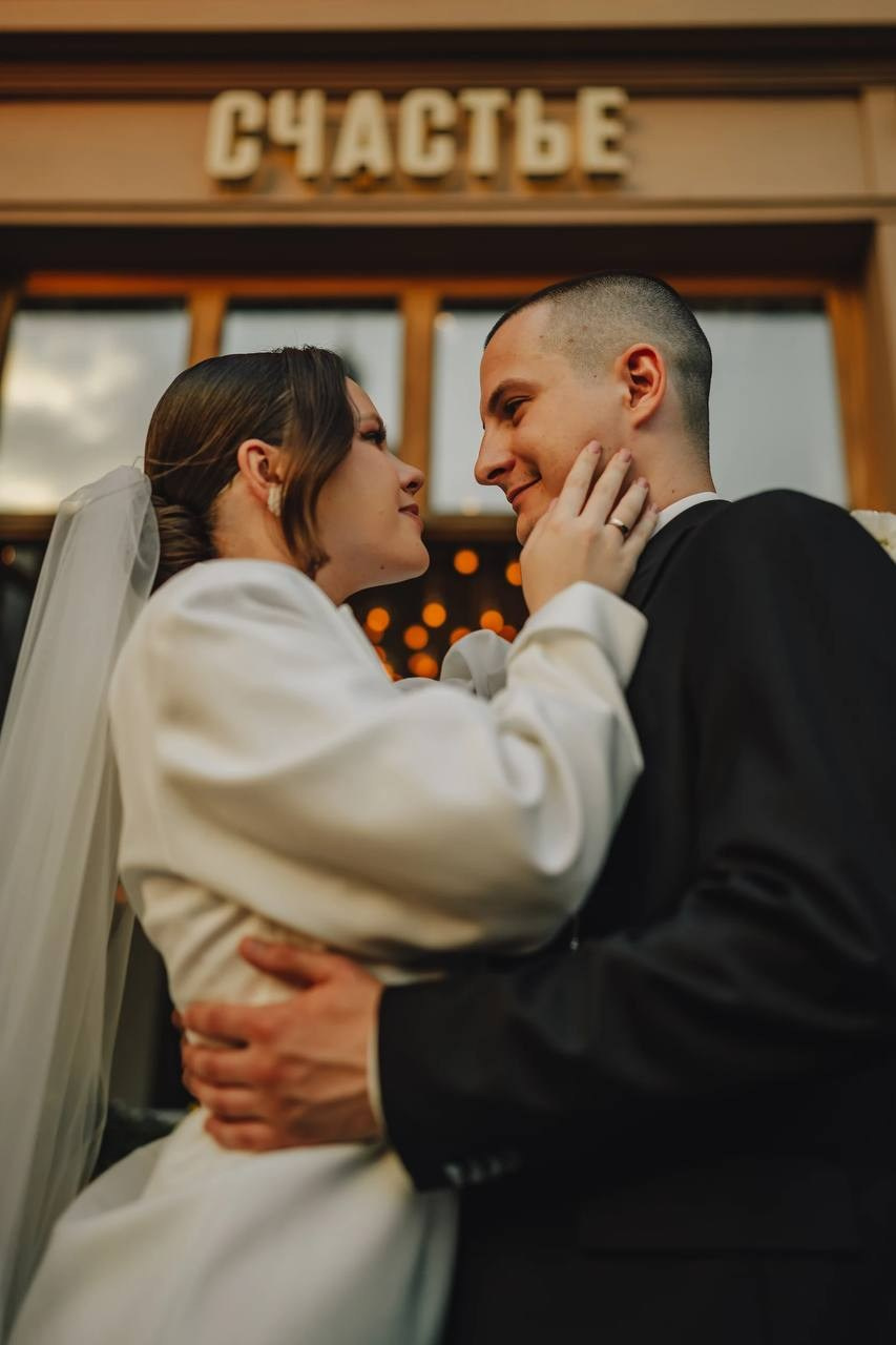 30|08|25. On Emotions агентство