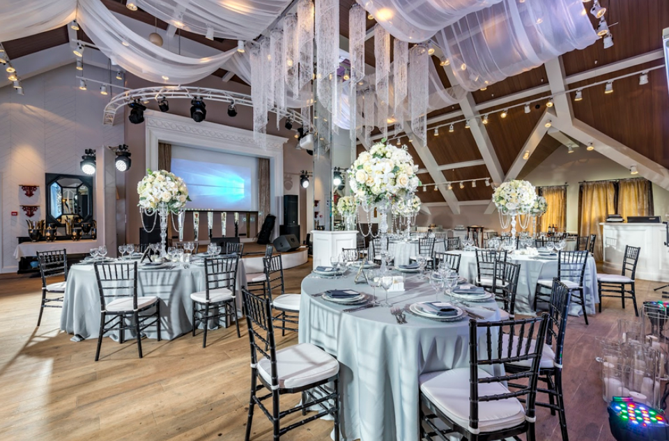 Площадка № 2-13. Свадебный организатор Москва