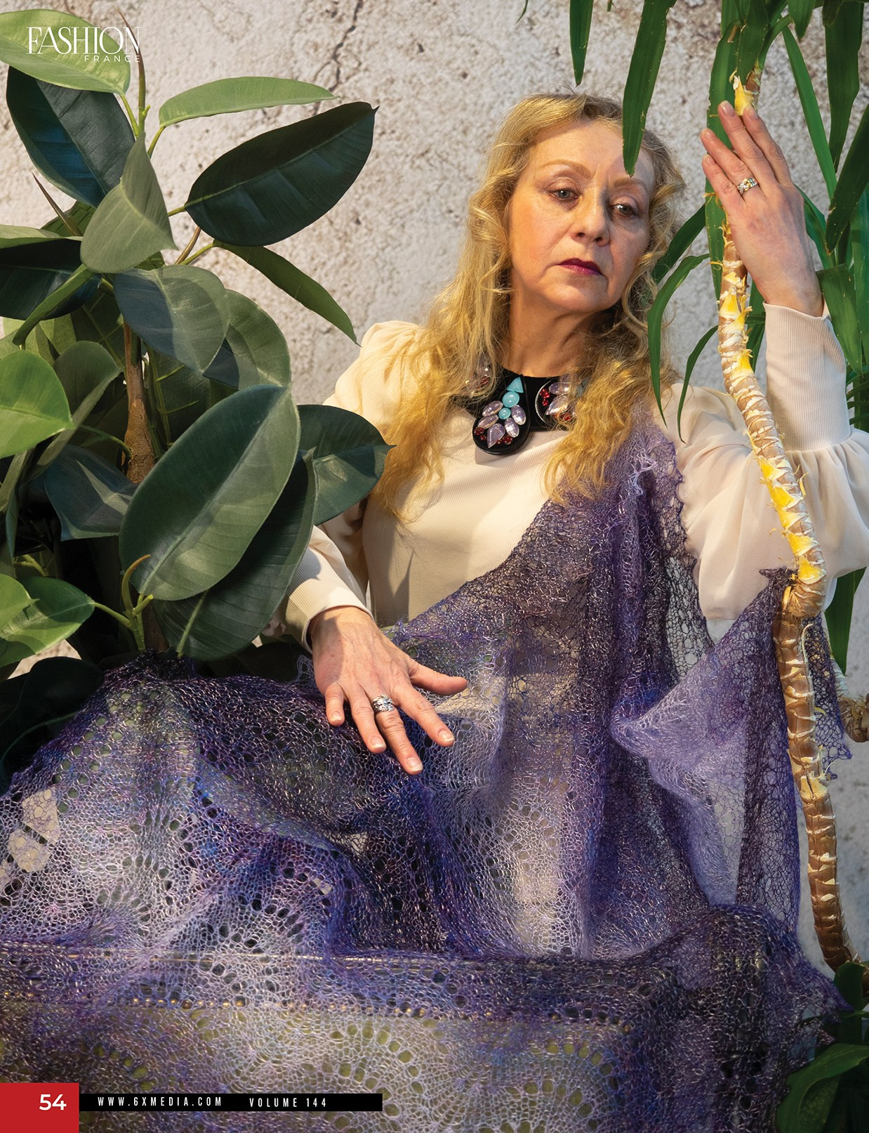 Публикация в 6X Fashion France, 2025. Коллекционер и искусствовед Олеся Ястребова