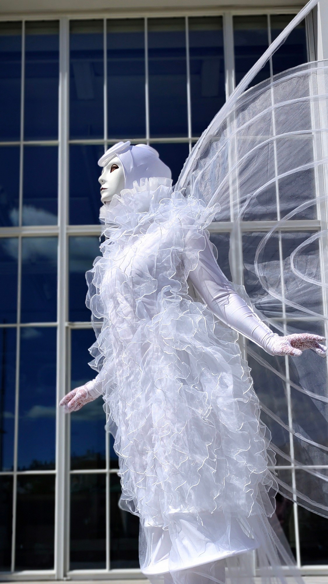 Ходулиста пригласили на встречу выпускников в Москве.