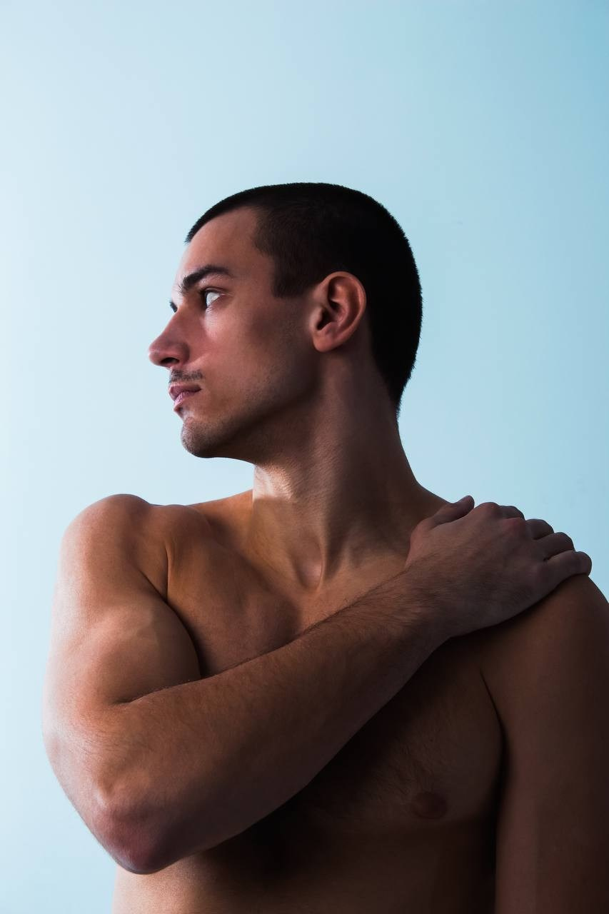 Портретная съемка — Роман. Портретный фотограф в Орле. Готовые фото за 3 дня! Помощь в позировании. Советы по организации