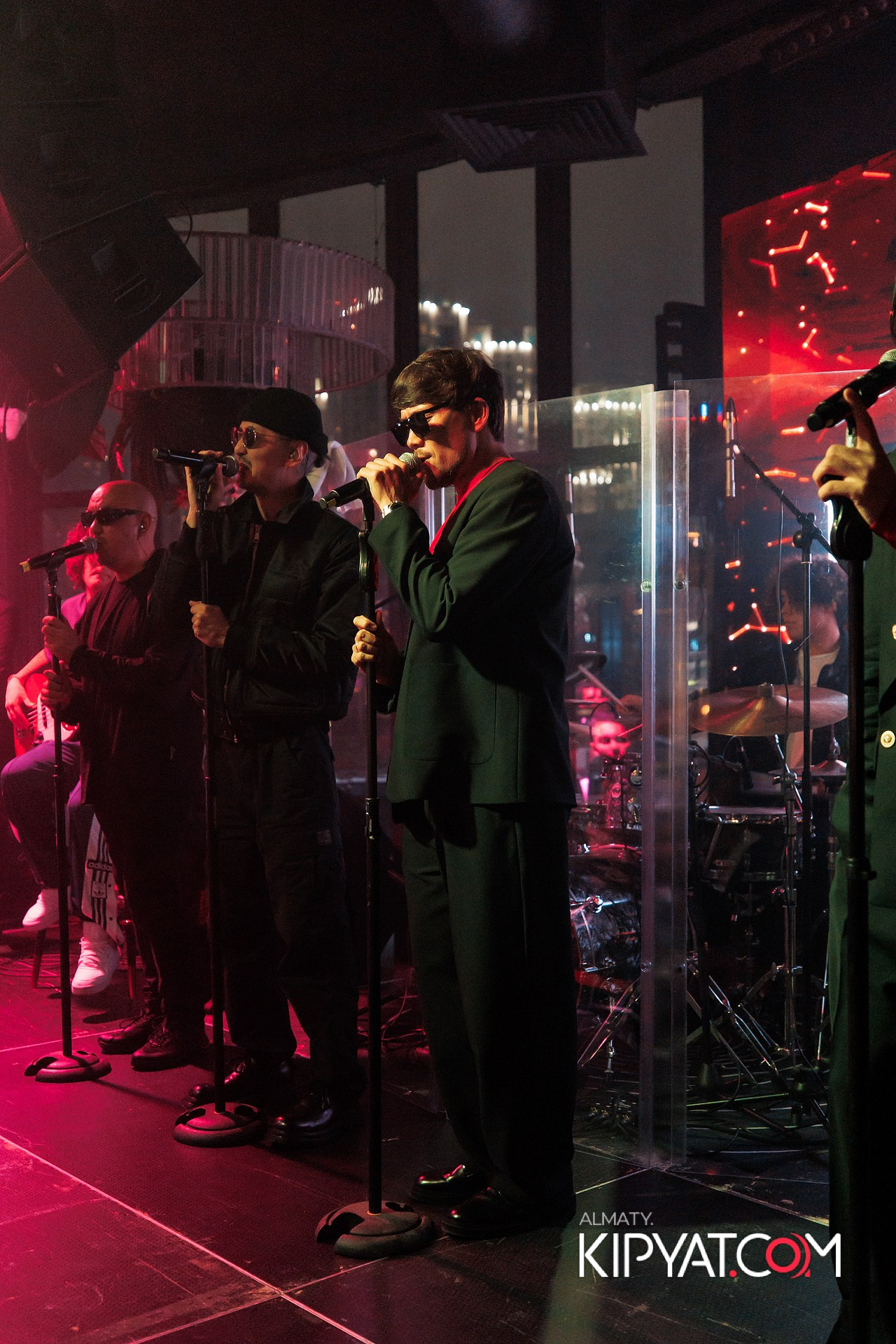 FRIENDS TERRACE & BAR. КИПЯТКОМ АЛМАТЫ!