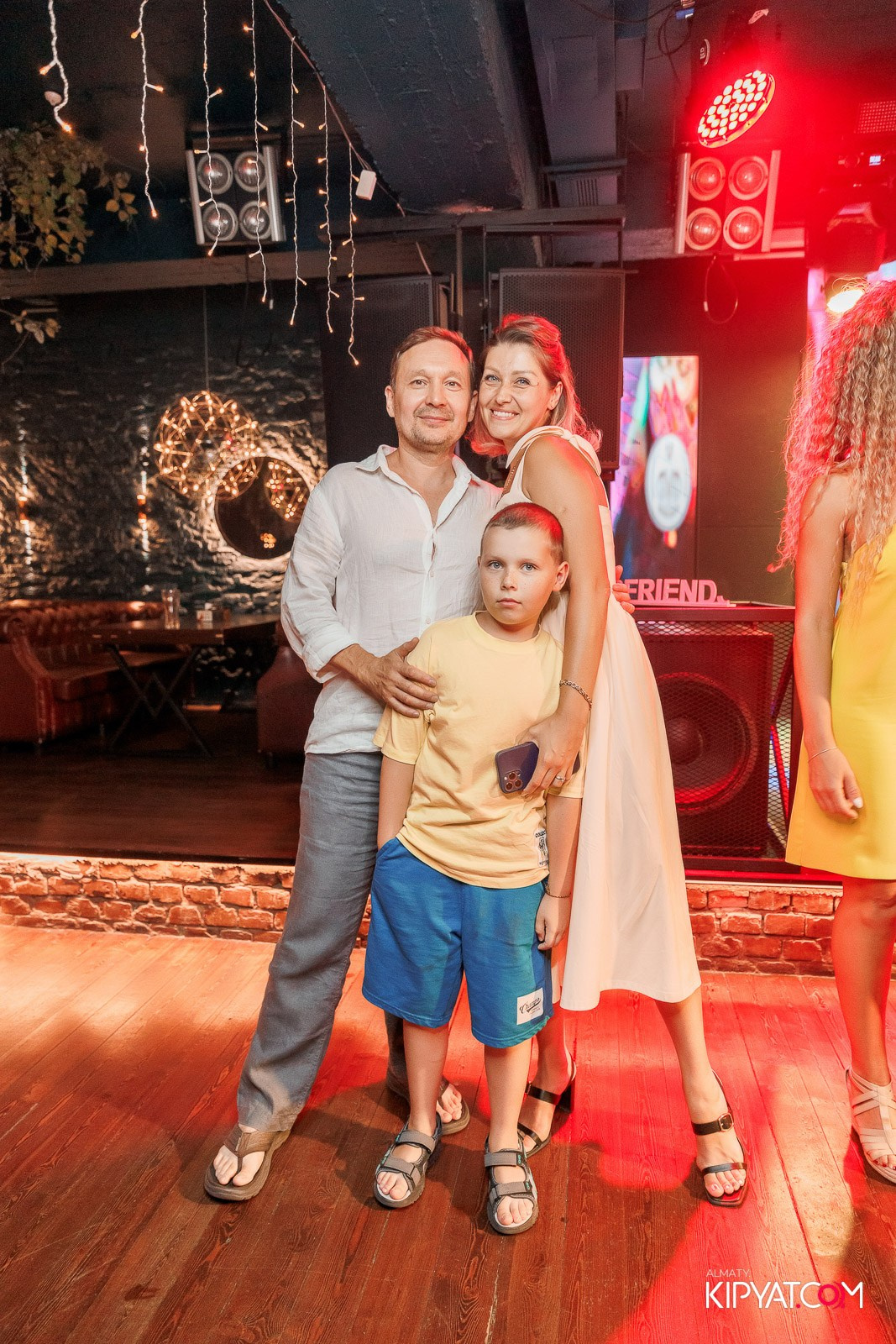 MUNCHEN PUB. КИПЯТКОМ АЛМАТЫ!