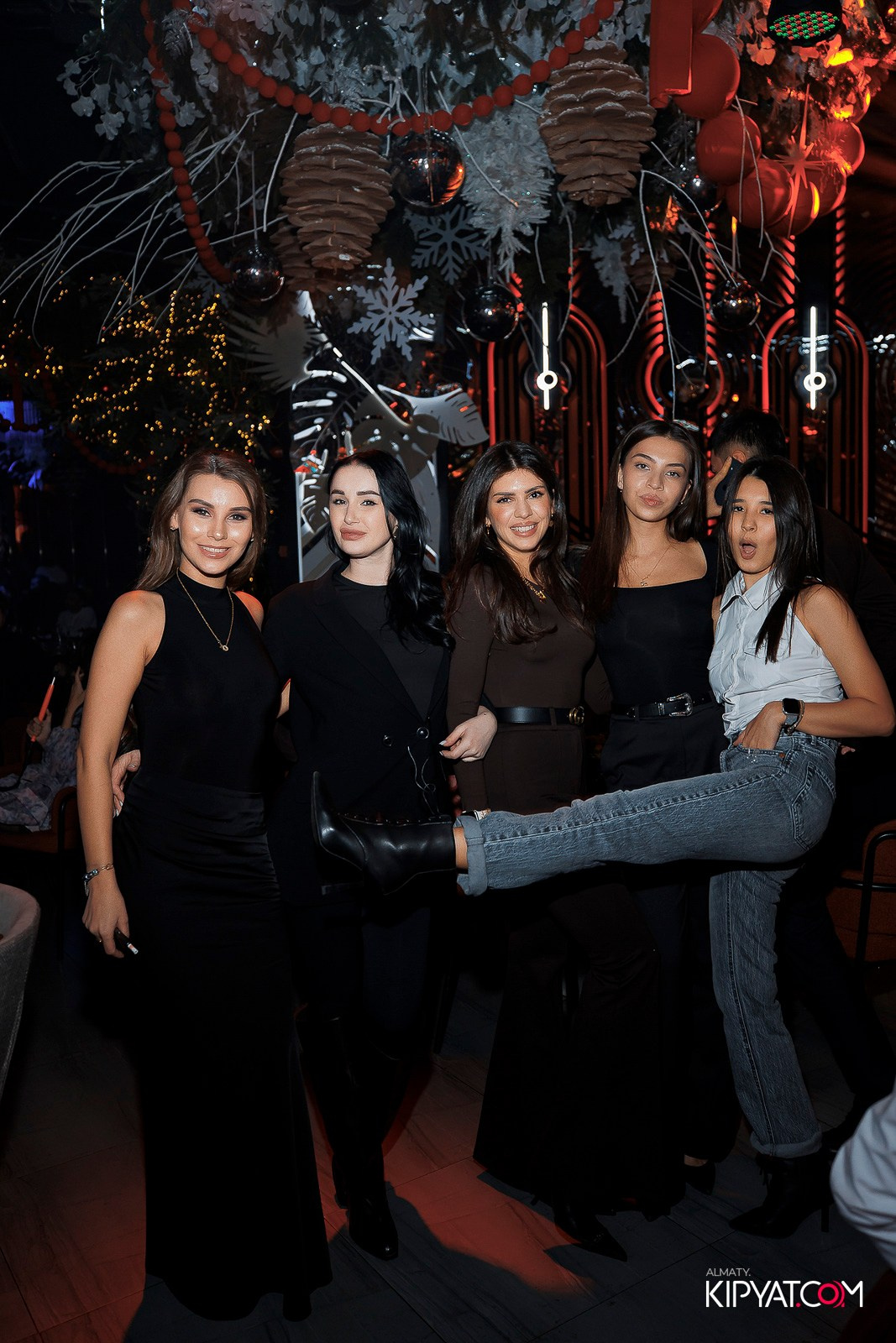 FRIENDS BAR & TERRACE. КИПЯТКОМ АЛМАТЫ! Фотосъемка мероприятий в Алматы