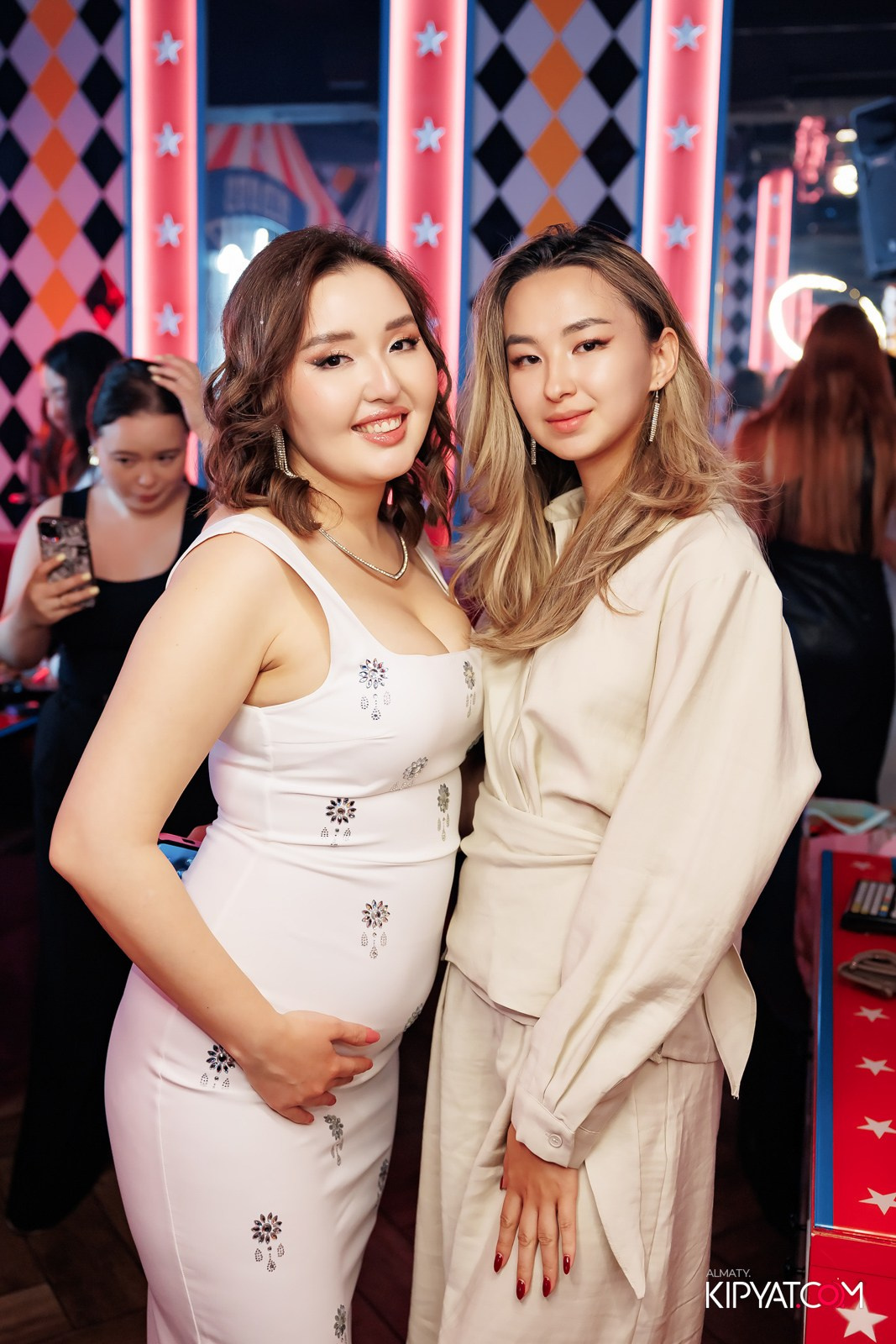 ЗАЯ, НА БИС. КИПЯТКОМ АЛМАТЫ!