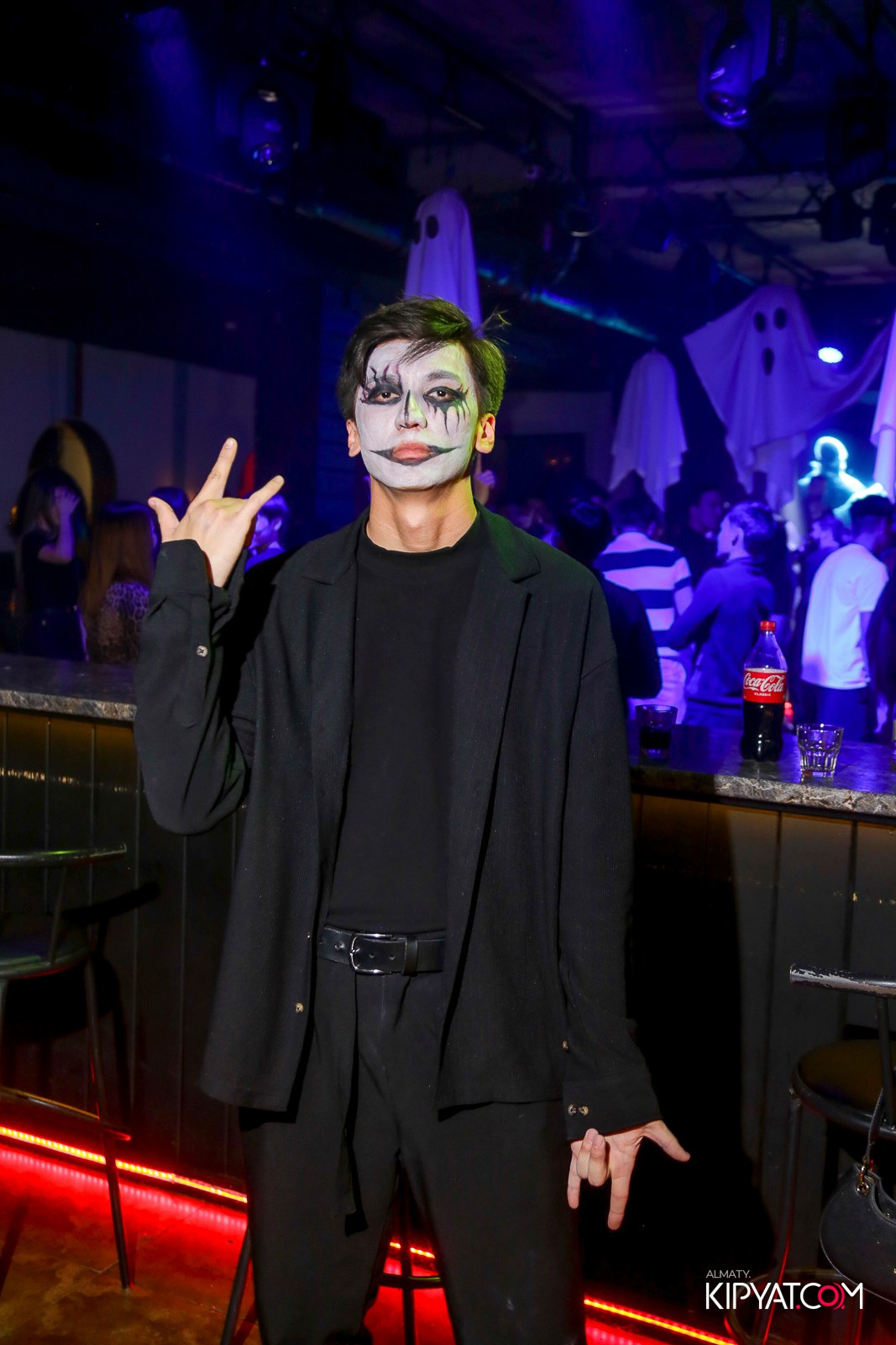 ARAGOSTA ДИСКО-БАР. КИПЯТКОМ АЛМАТЫ!