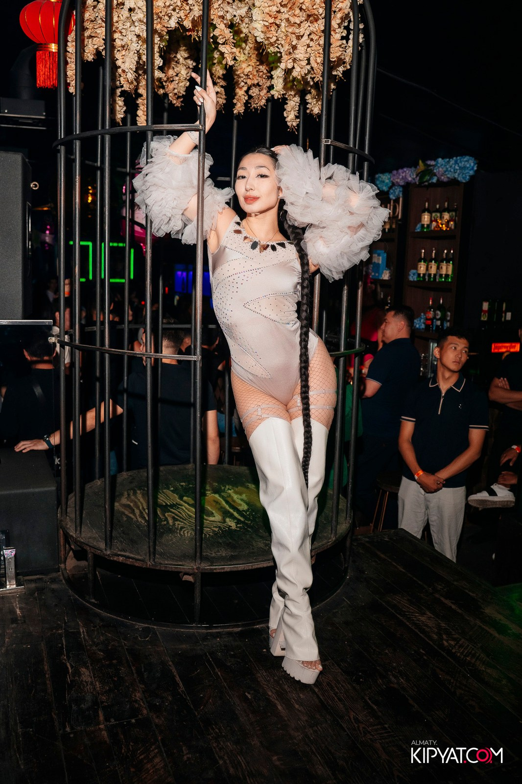 UYAT EMES BAR. КИПЯТКОМ АЛМАТЫ!