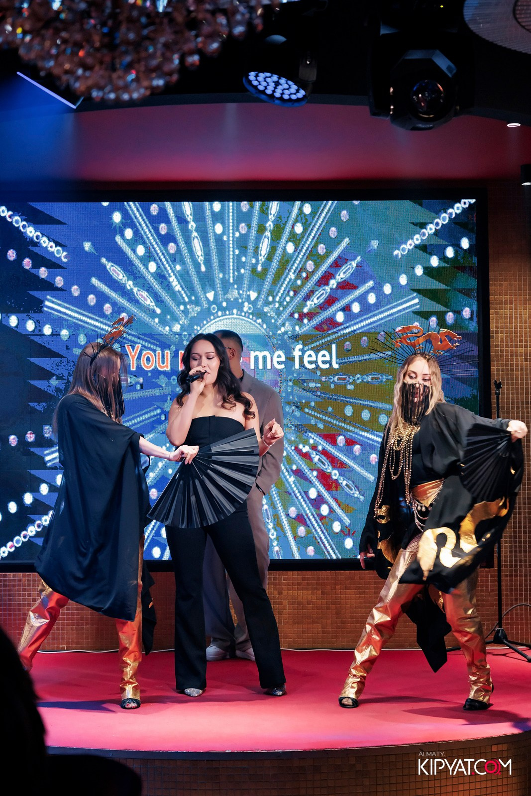 ЗАЯ, НА БИС. КИПЯТКОМ АЛМАТЫ!