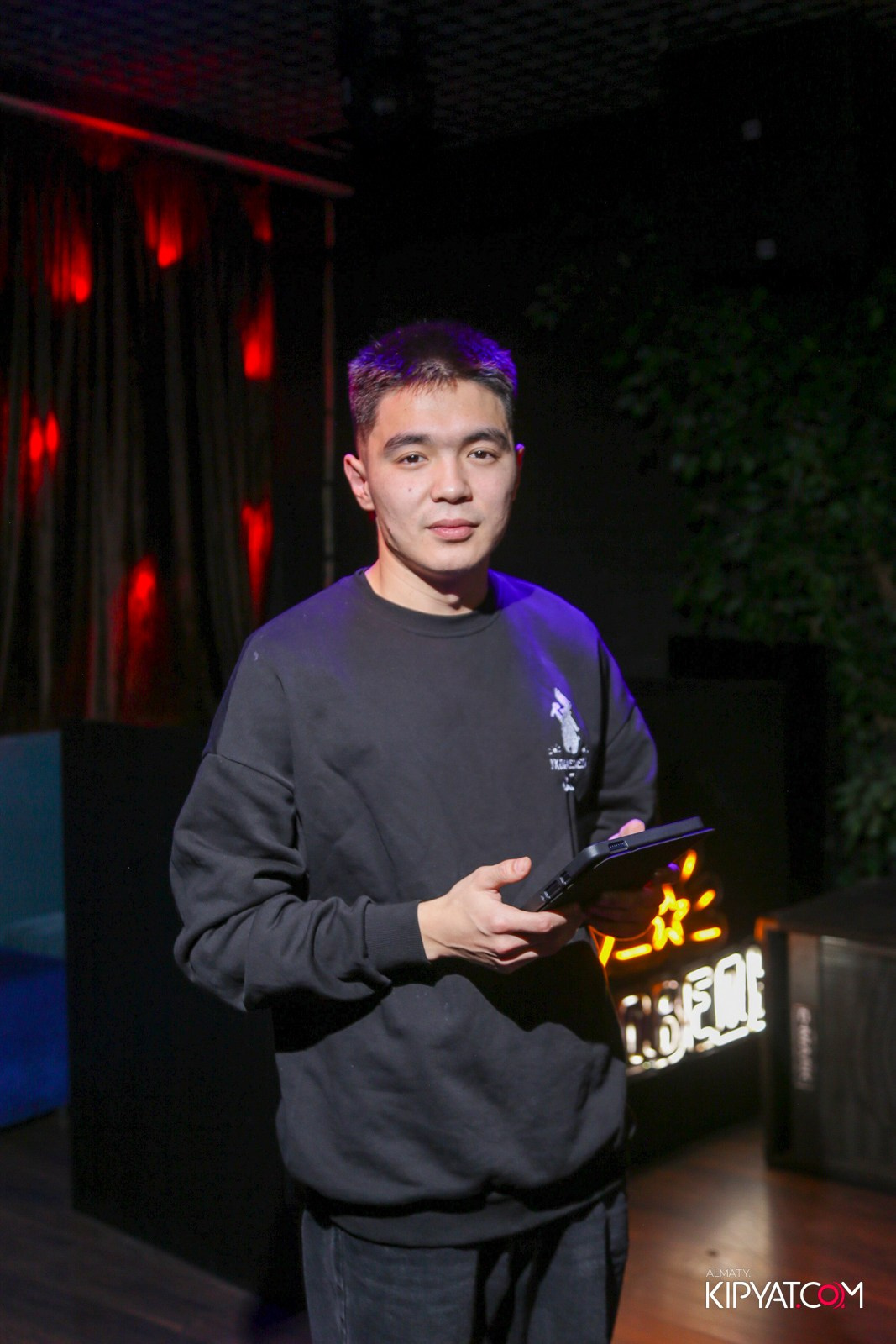 УХО И МЕДВЕДЬ НА САИНА. КИПЯТКОМ АЛМАТЫ! Фотосъемка мероприятий в Алматы