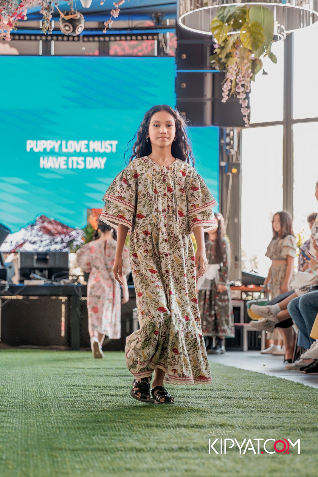 PROM KIDS FASHION SHOW. КИПЯТКОМ АЛМАТЫ!