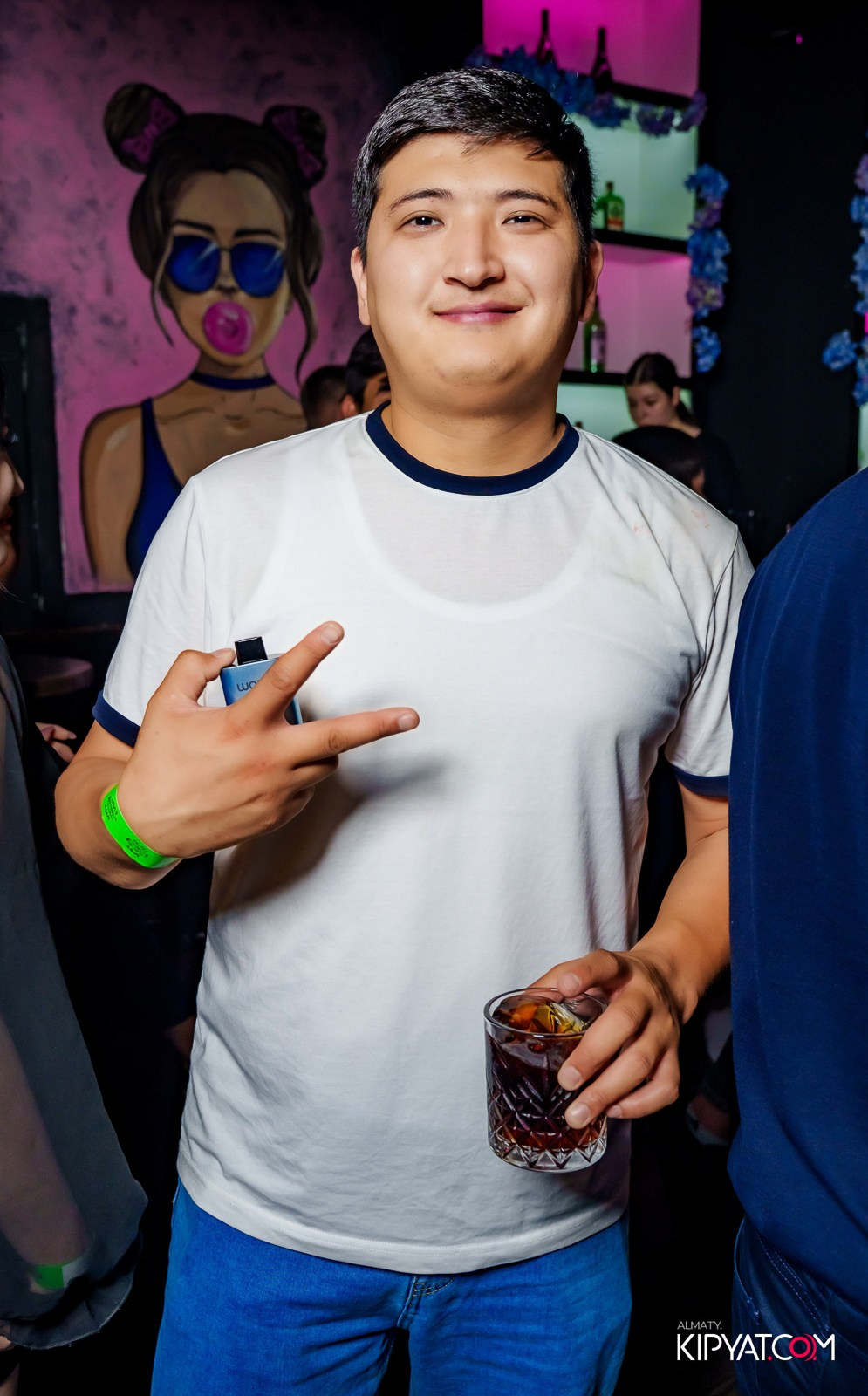 UYAT EMES BAR. КИПЯТКОМ АЛМАТЫ!