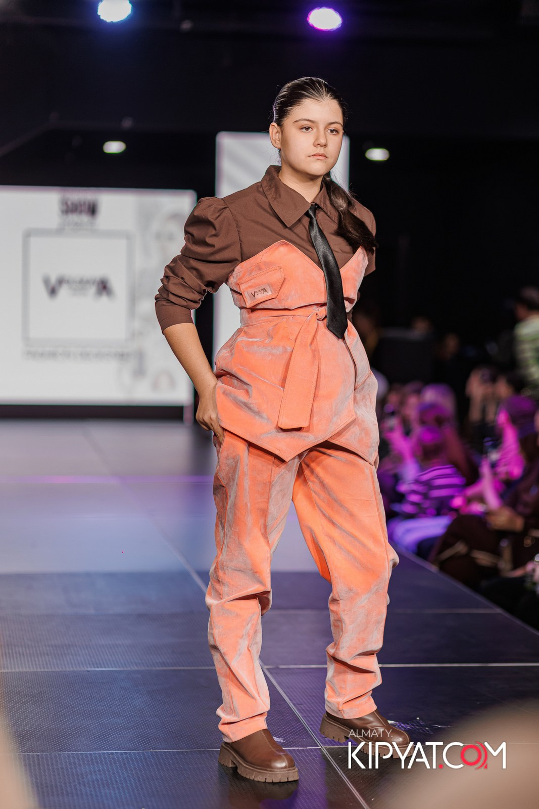 JUNIOR MODELS SHOW В РАМКАХ БЛАГОТВОРИТЕЛЬНОГО ПРОЕКТА МОДА ЗА СЧАСТЬЕ ДЕТЕЙ. КИПЯТКОМ АЛМАТЫ!