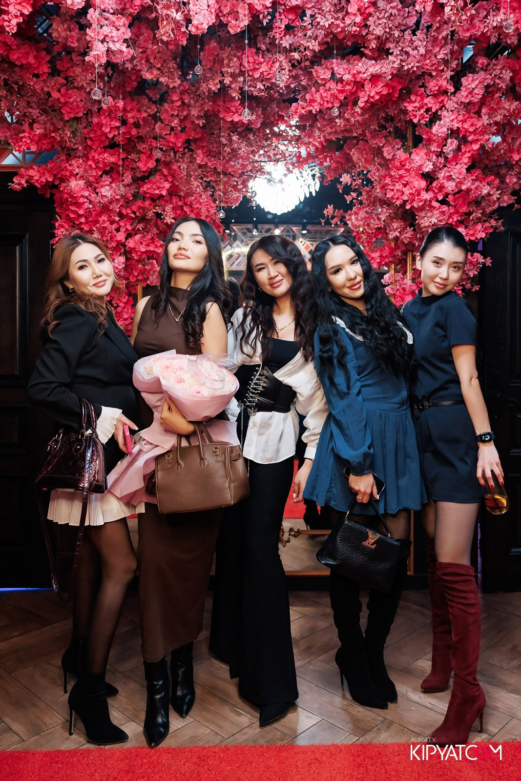 ЗАЯ, НА БИС. КИПЯТКОМ АЛМАТЫ!