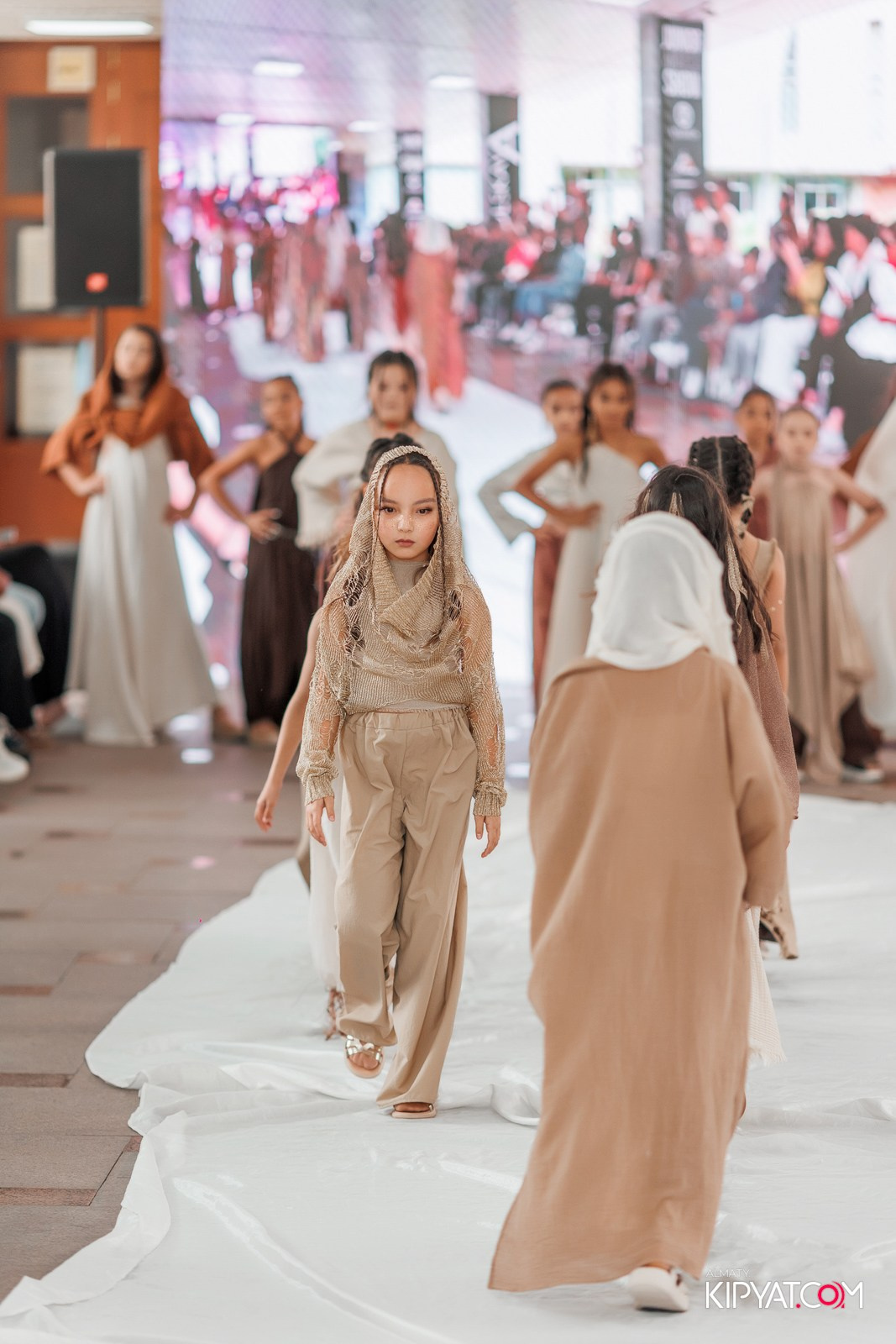 JUNIOR FASHION SHOW. КИПЯТКОМ АЛМАТЫ!