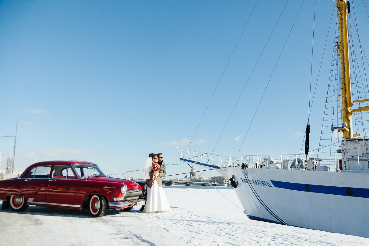 Зимняя свадебная фотосъемка в Санкт-Петербурге. Фотограф крещение венчание в Петербурге! Помогает подобрать храм и посоветовал душевного батюшку в СПб