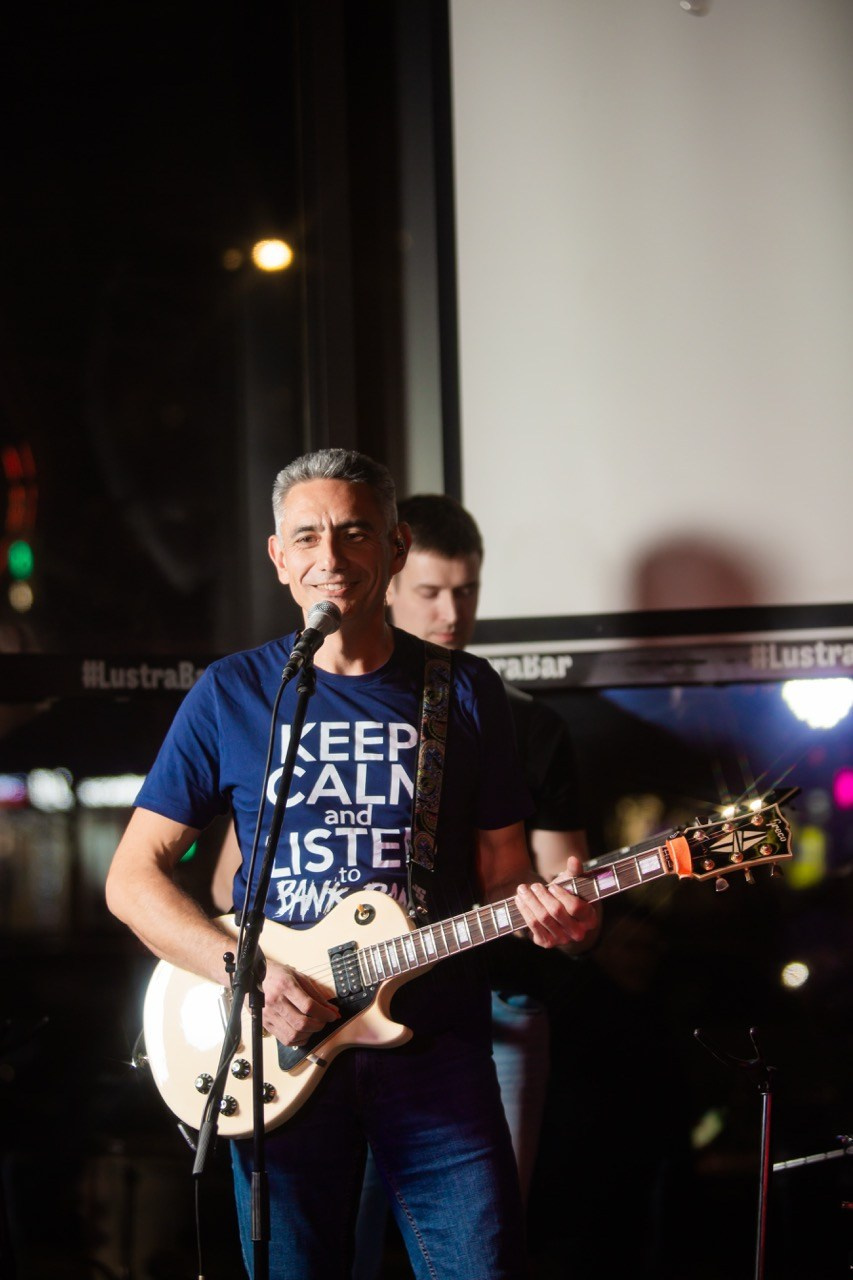 LЮSTRA bar 10.12.2025. Московская кавер-группа BankBand