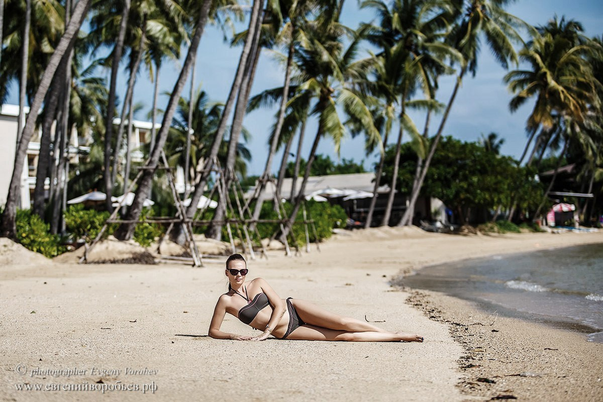 Фотосессия Пхукет фотограф красивая сексуальная девушка в купальнике на пляже Панва пальмы  Патонг Ката Карон Найхарн Майкао идея место поза пример фото море заказать фотосъёмку Phuket Patong Naiharn цена стоимость описание фотосессии 