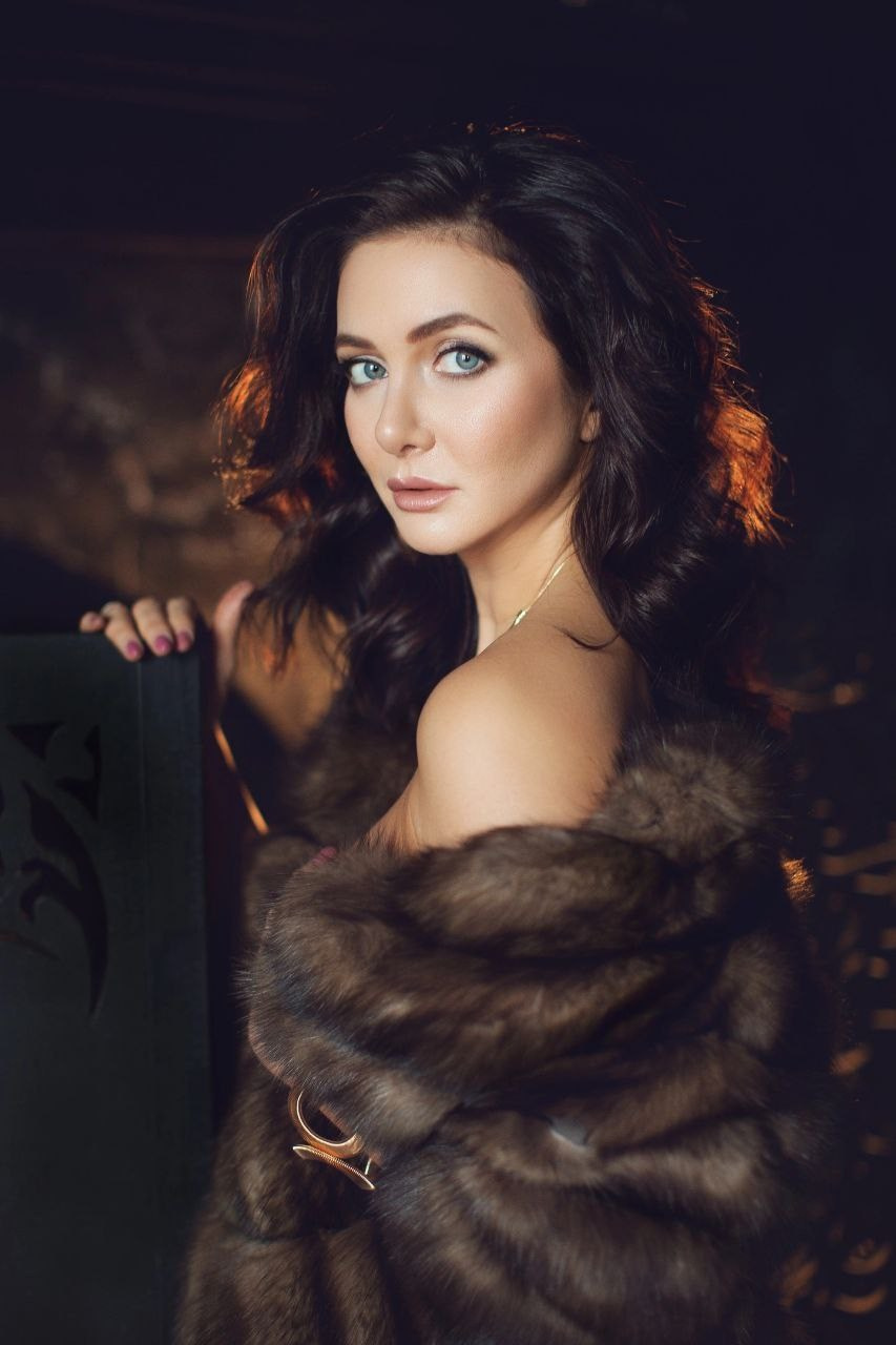 Женский портрет. Женский фотограф в Санк-Петербурге и Москве — фотосессия девушки в студии, портрет, фотосъемка