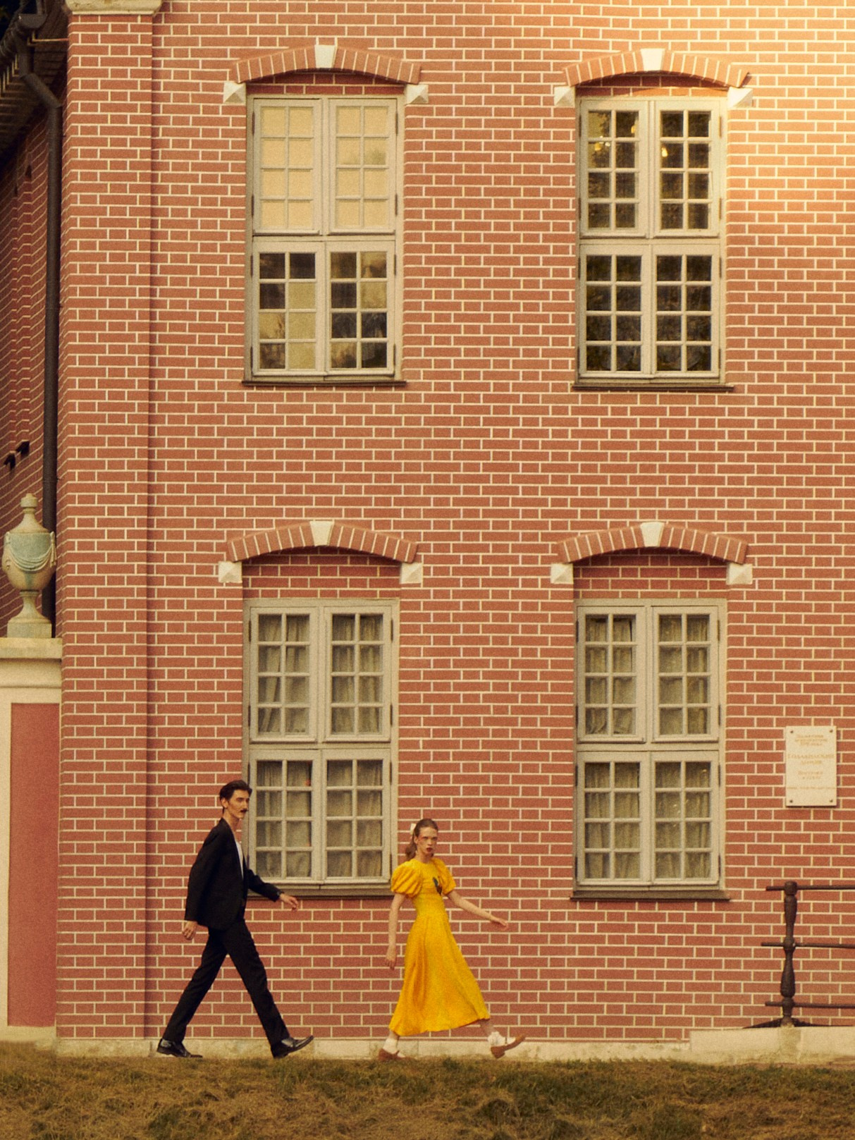 Campaign «Petya dress» x glorytonurgle. Портретный фотограф в Москве