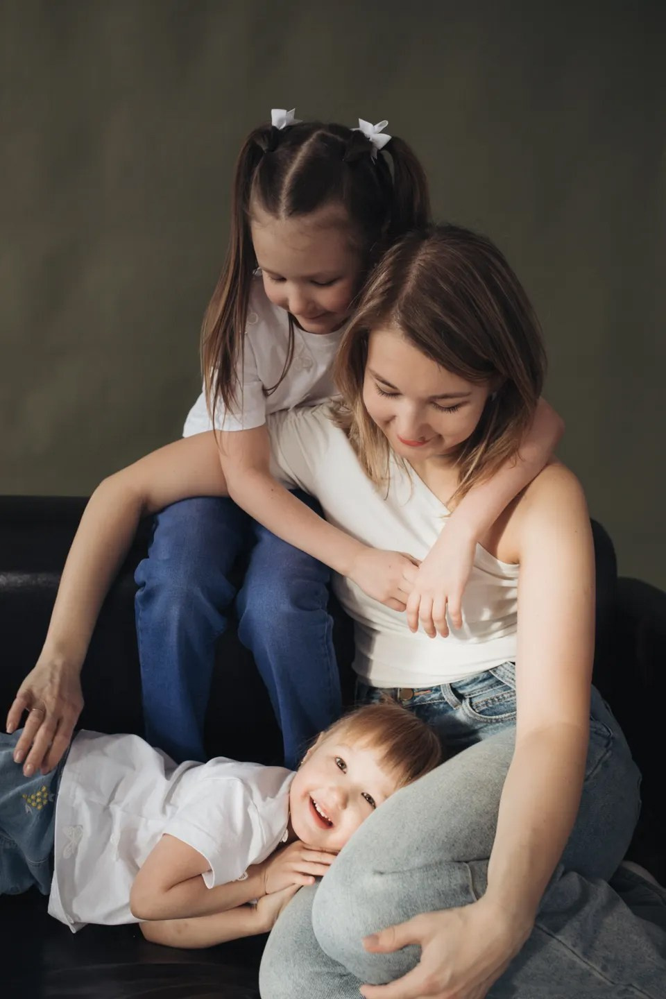 Мама с дочками. ПОРТРЕТНЫЙ ФОТОГРАФ АЛЁНА САВИНА