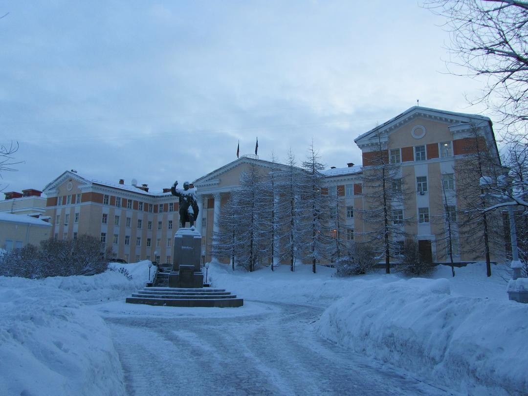 Памятник Кирову