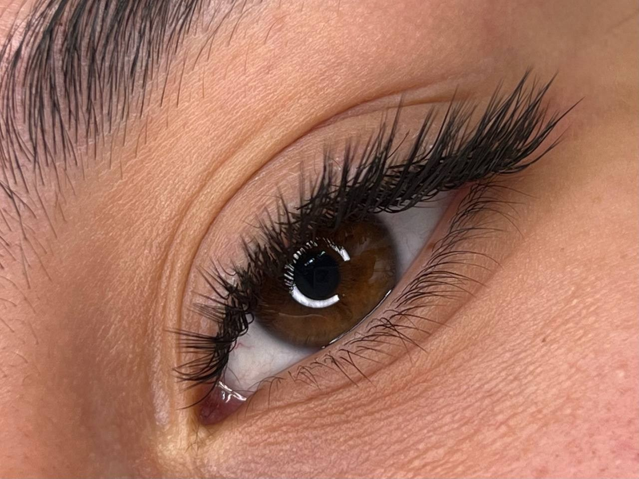 Наращивание ресниц и обучение в Мелитополе