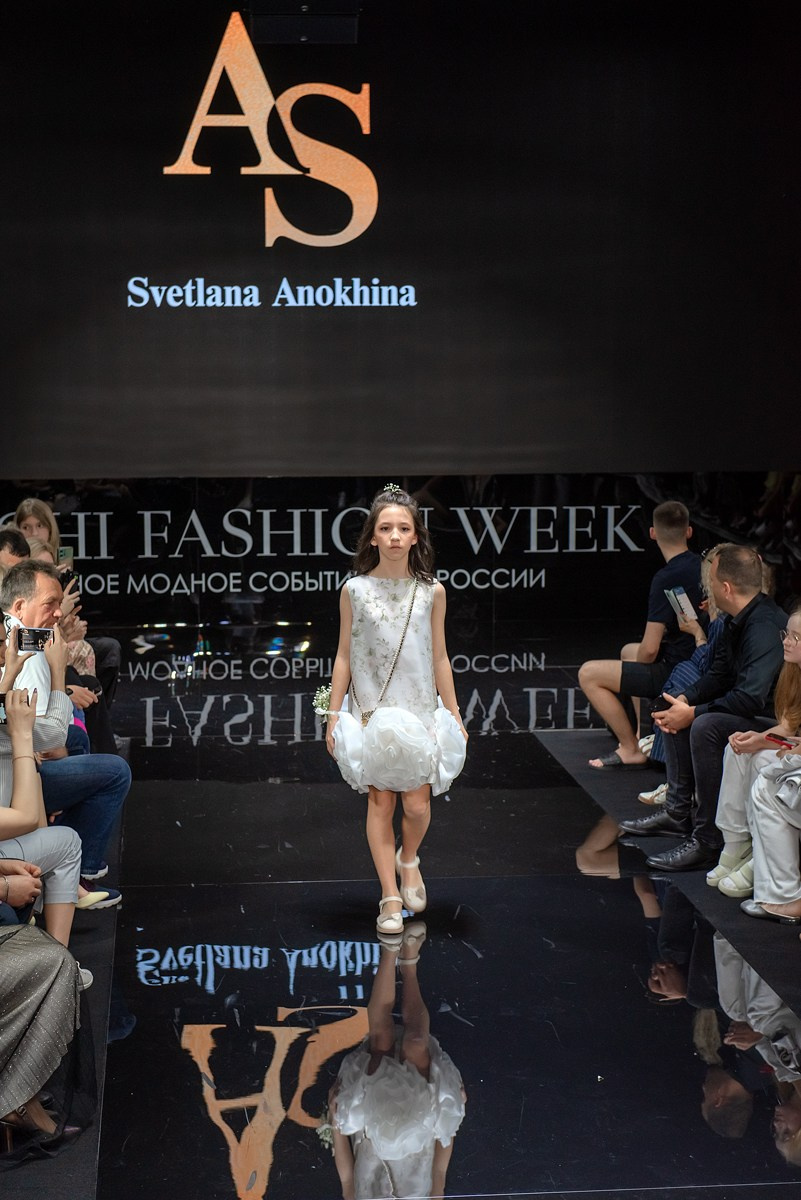 SochiFashionWeek2024 дизайнер Анохина. Семейный и коммерческий фотограф в Сочи Александр Бодунов