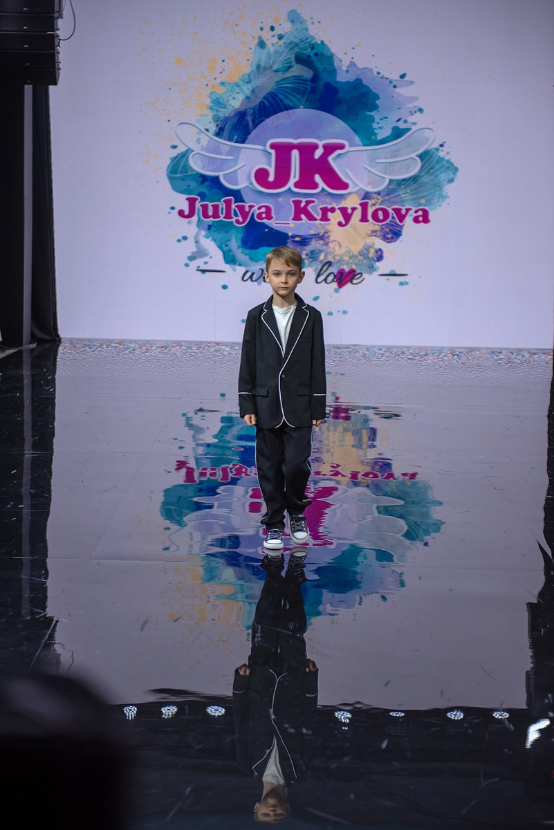 SochiFashionWeek2024 дизайнер Юлия Крылова. Семейный и коммерческий фотограф в Сочи Александр Бодунов