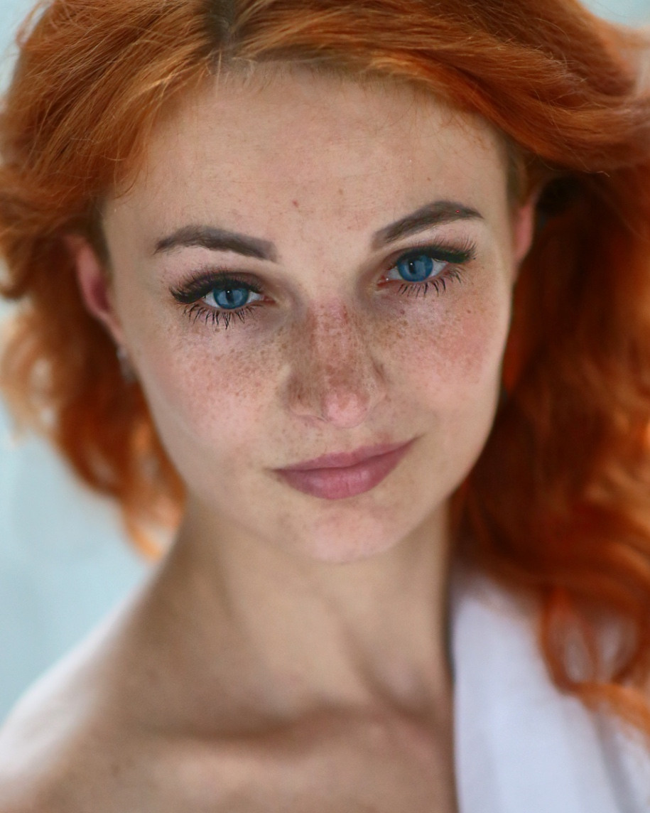 Portraits. Erotic photographer. Sensual portrait and art nude