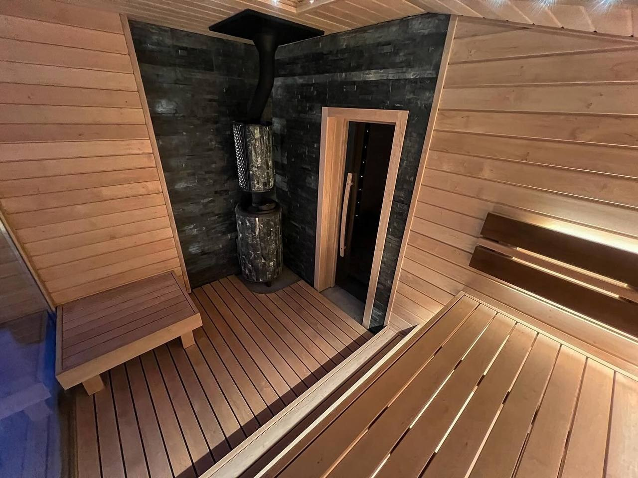 Эта баня в Садах Времени не оставит равнодушным никого- ни внутри парной, ни снаружи. SaunaTopMasters