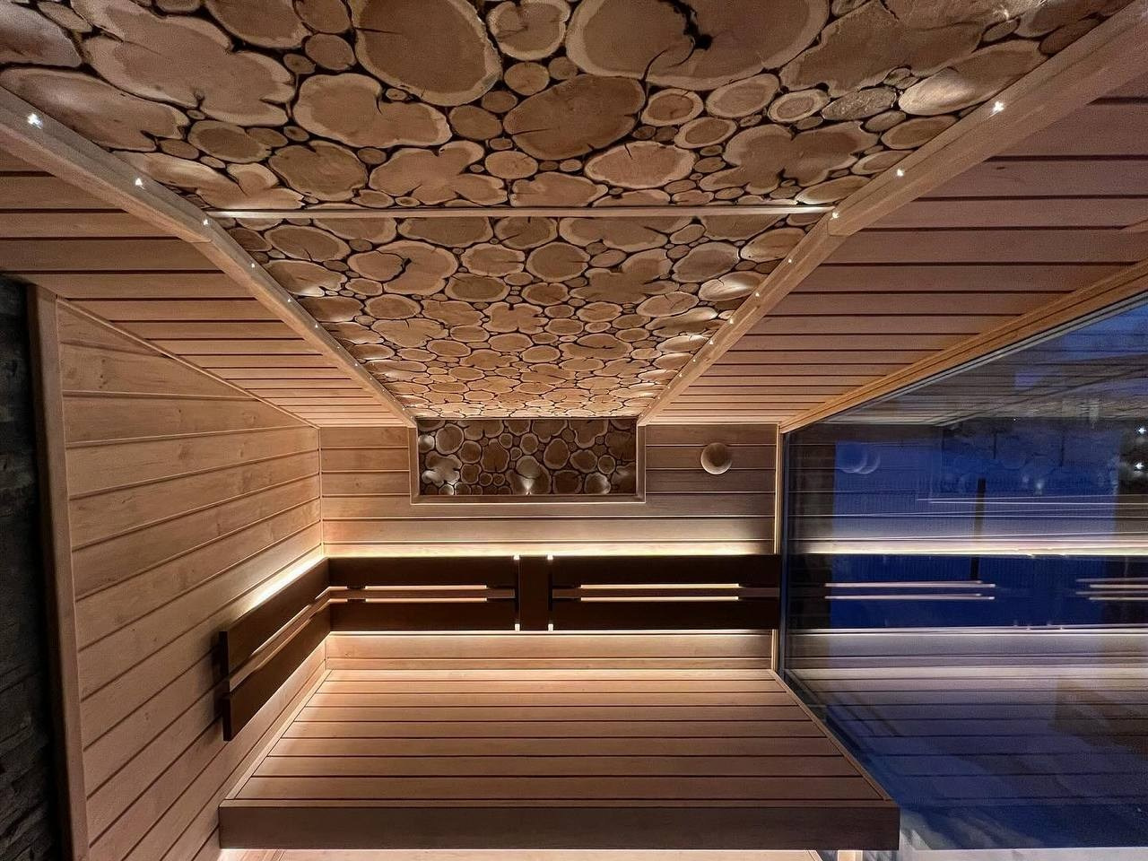 Эта баня в Садах Времени не оставит равнодушным никого- ни внутри парной, ни снаружи. SaunaTopMasters