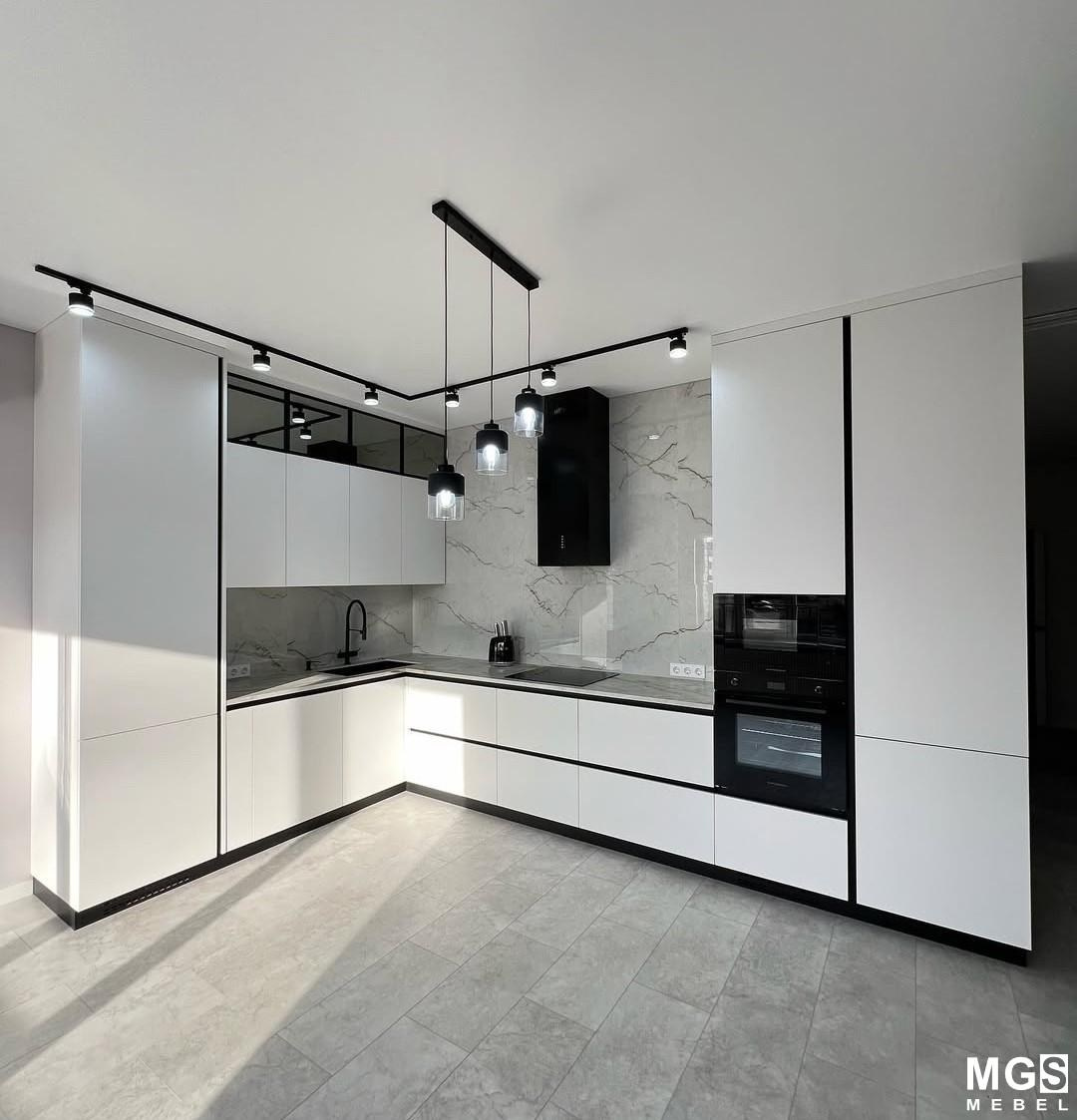 Кухонный гарнитур с белыми фасадами MGS мебель в Ростове-на-Дону