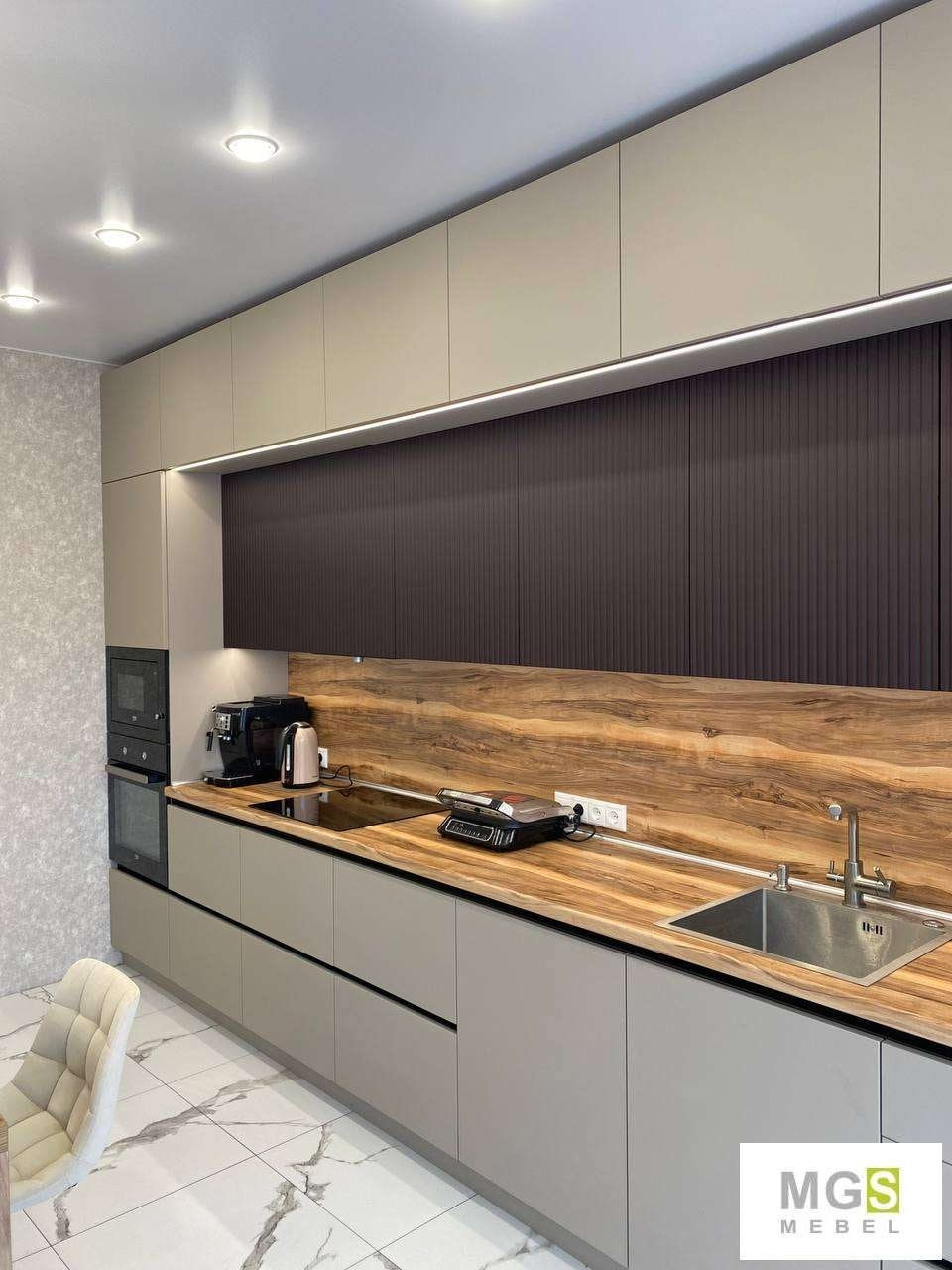 Кухонные фасады и столешница из дерева