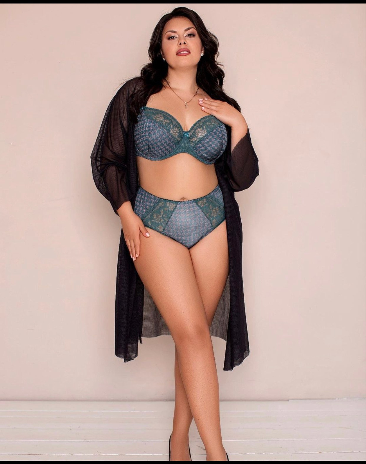 Лина, 52-54 р-р, 170 см. KED Production — продакшн из СПб. Создаём фото, видео и контент, который помогает брендам и селлерам продавать больше