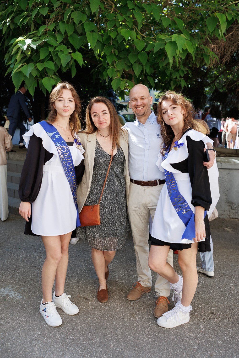Последний звонок в Гимназии № 1, г. Севастополь. Свадебный фотограф, фотосъемка в Крыму, Севастополе, Симферополе, Ялте