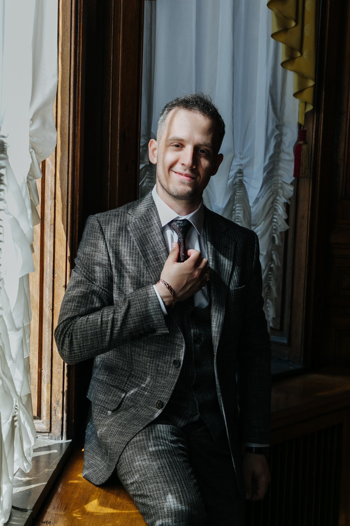 Свадебная прогулка в СПб, фотограф Денис Дорфф. Фотограф крещение венчание в Петербурге! Помогает подобрать храм и посоветовал душевного батюшку в СПб