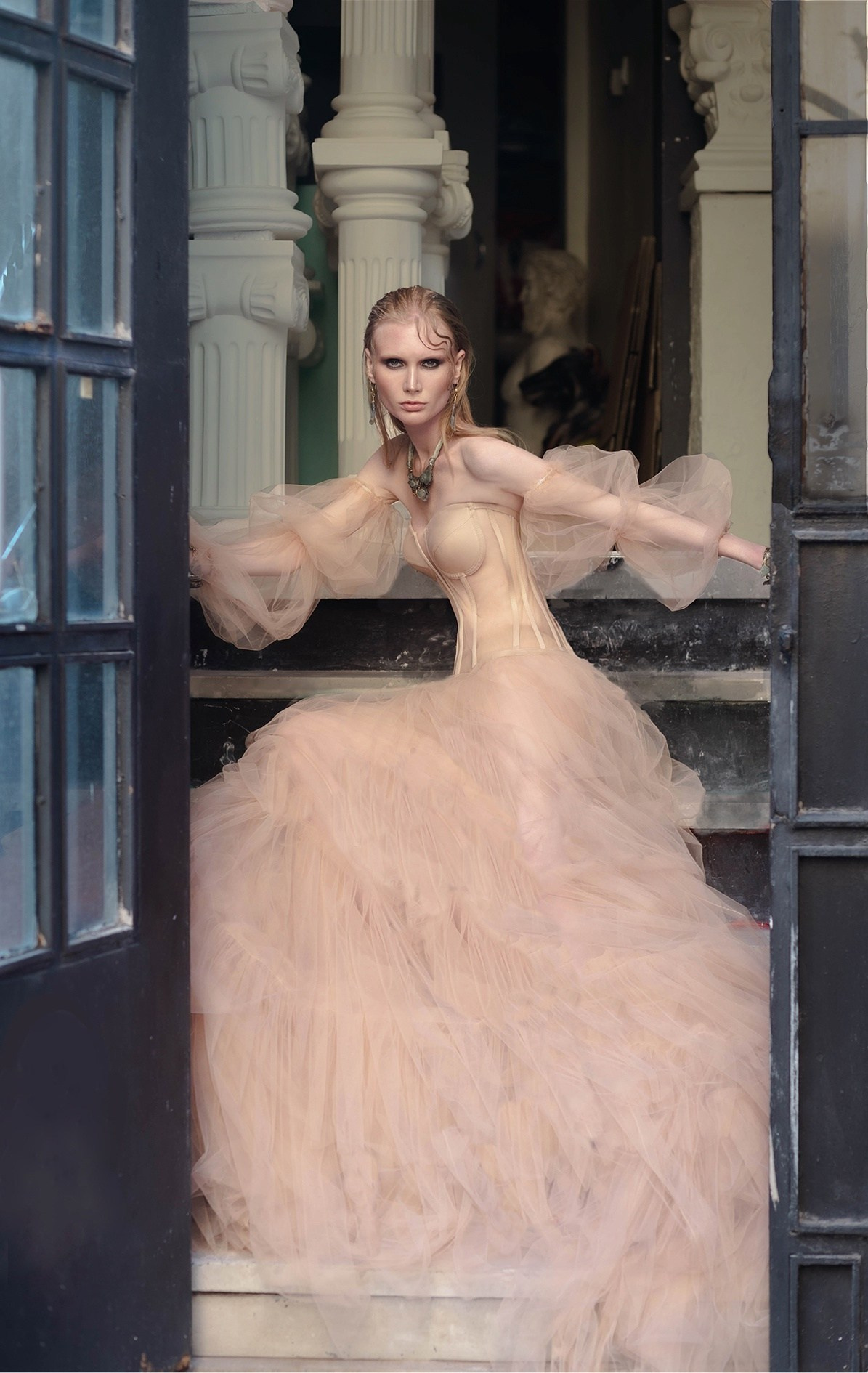 - фотосессии в эксклюзивных образах в  СПб и Москве. Фотограф Облако Александра