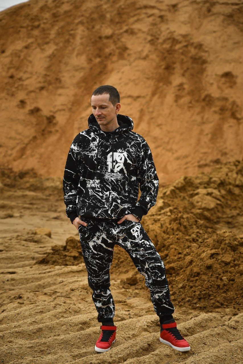 Каталожные фотосессии одежды. Компания и фотошкола по созданию контента в Москве