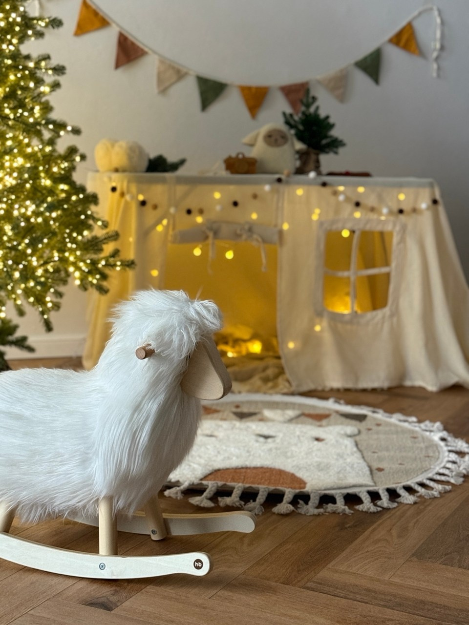 Новогодние декорации в зале AURA. AURA Фотостудия в Нижнем Новгороде