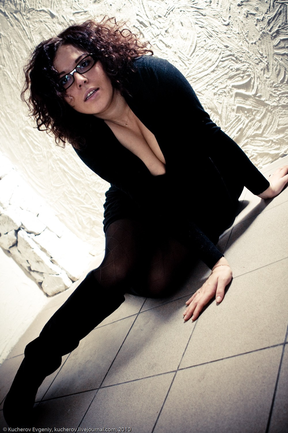 Маша и бильярд. Кучеров Евгений. Фотограф