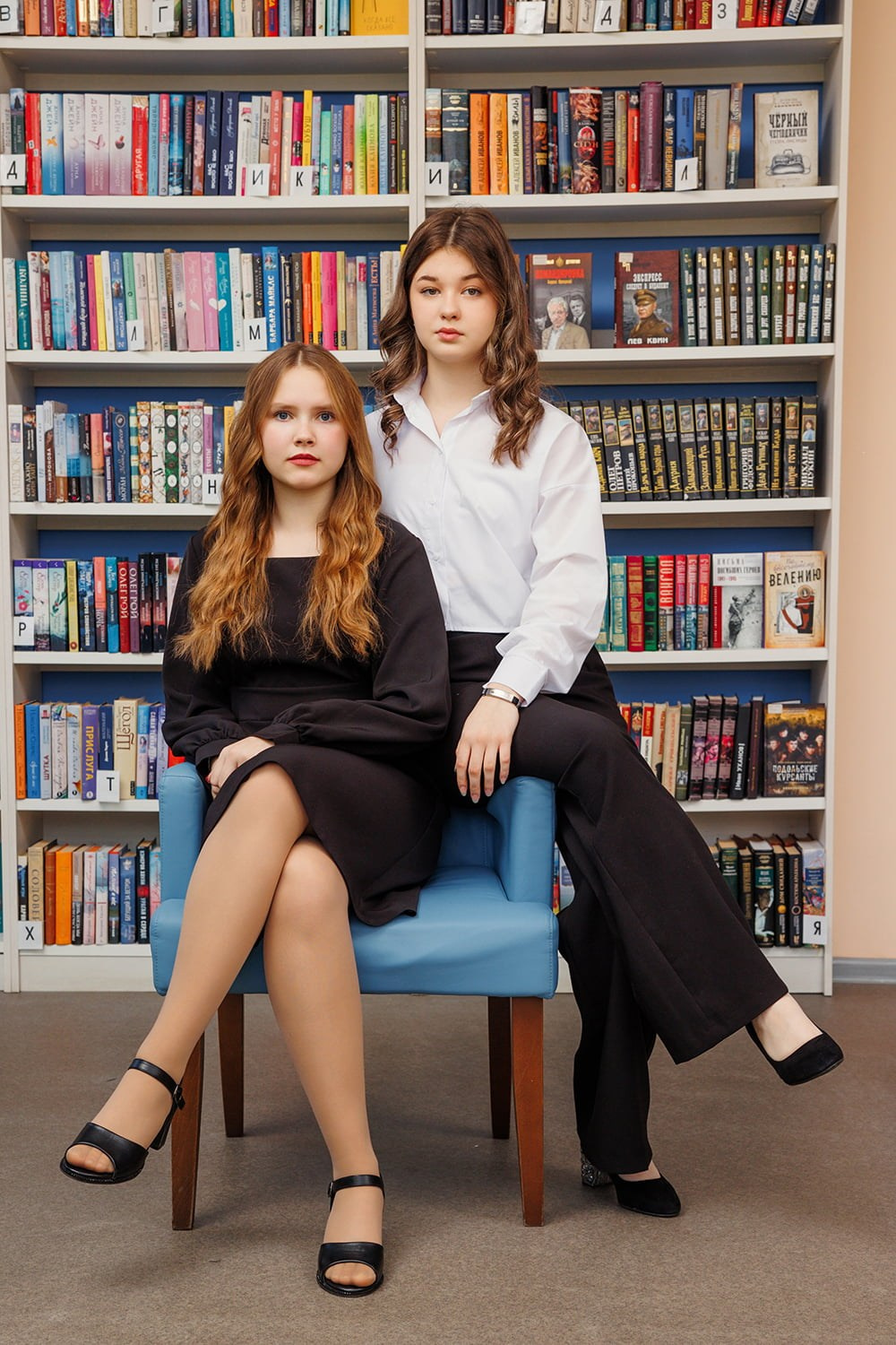 Выпускные альбомы для 9 класса Боготол. СИГМА | Студия выпускных альбомов Красноярск