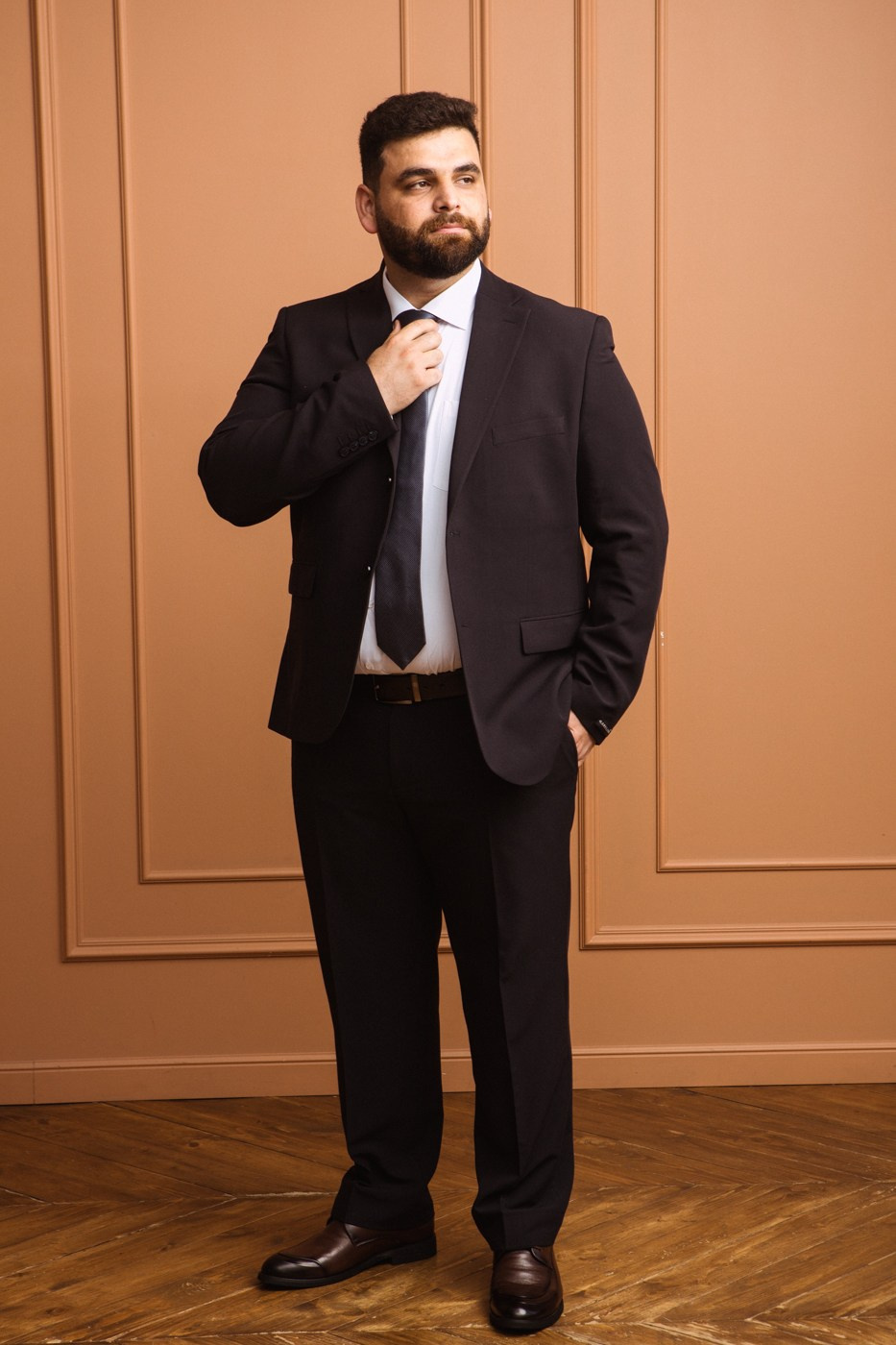 Студийный мужской портрет для выпускников медицинского университета. Фотографы в городе Волгограде — Людмила Агеева и Алексей Околелов