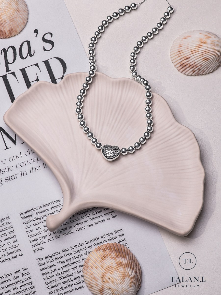 Съемка ювелирных украшений в Санкт-Петербурге. Фотосессия для маркетплейсов