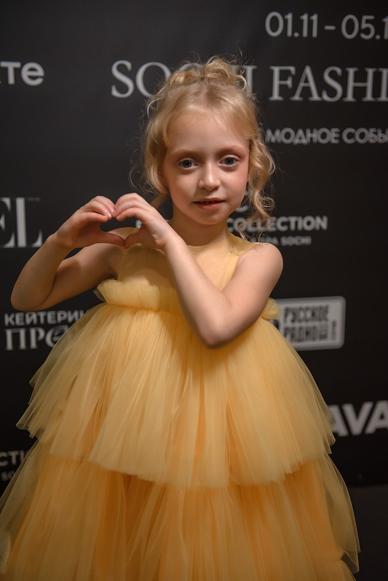 SochiFashionWeek2024 дизайнер Анохина Светлана. Семейный и коммерческий фотограф в Сочи Александр Бодунов