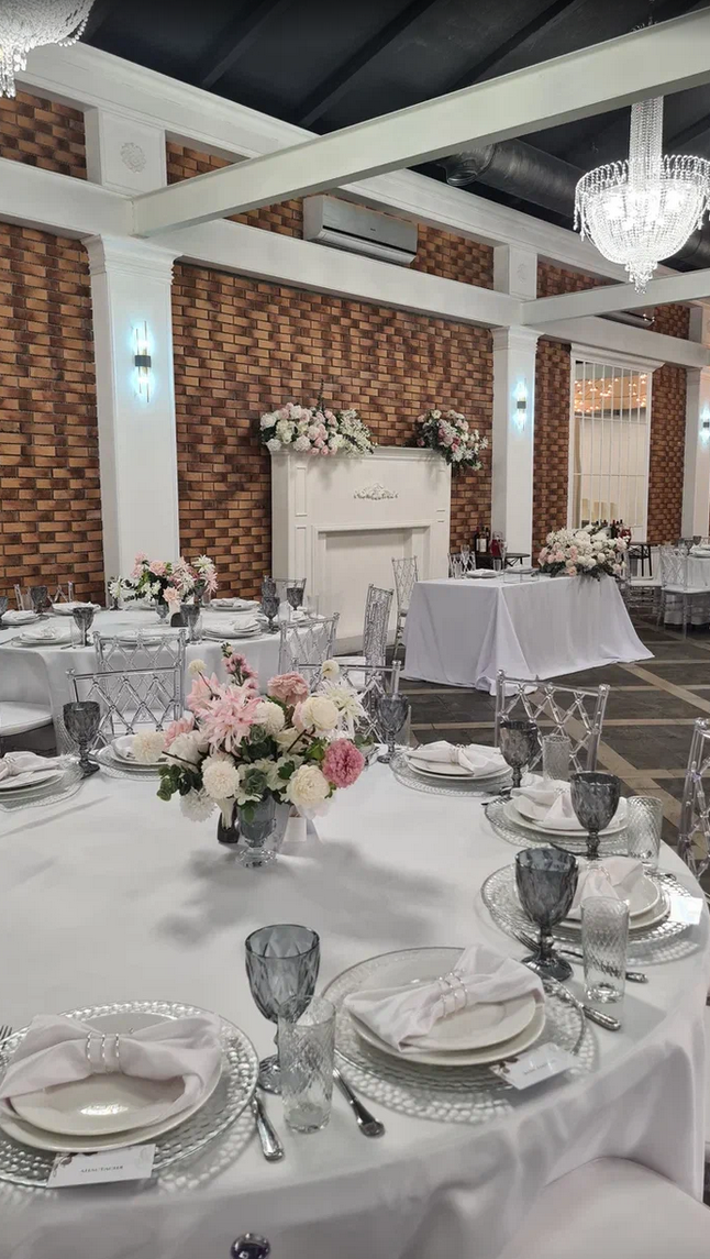 Площадка № 2-2. Свадебный организатор Москва