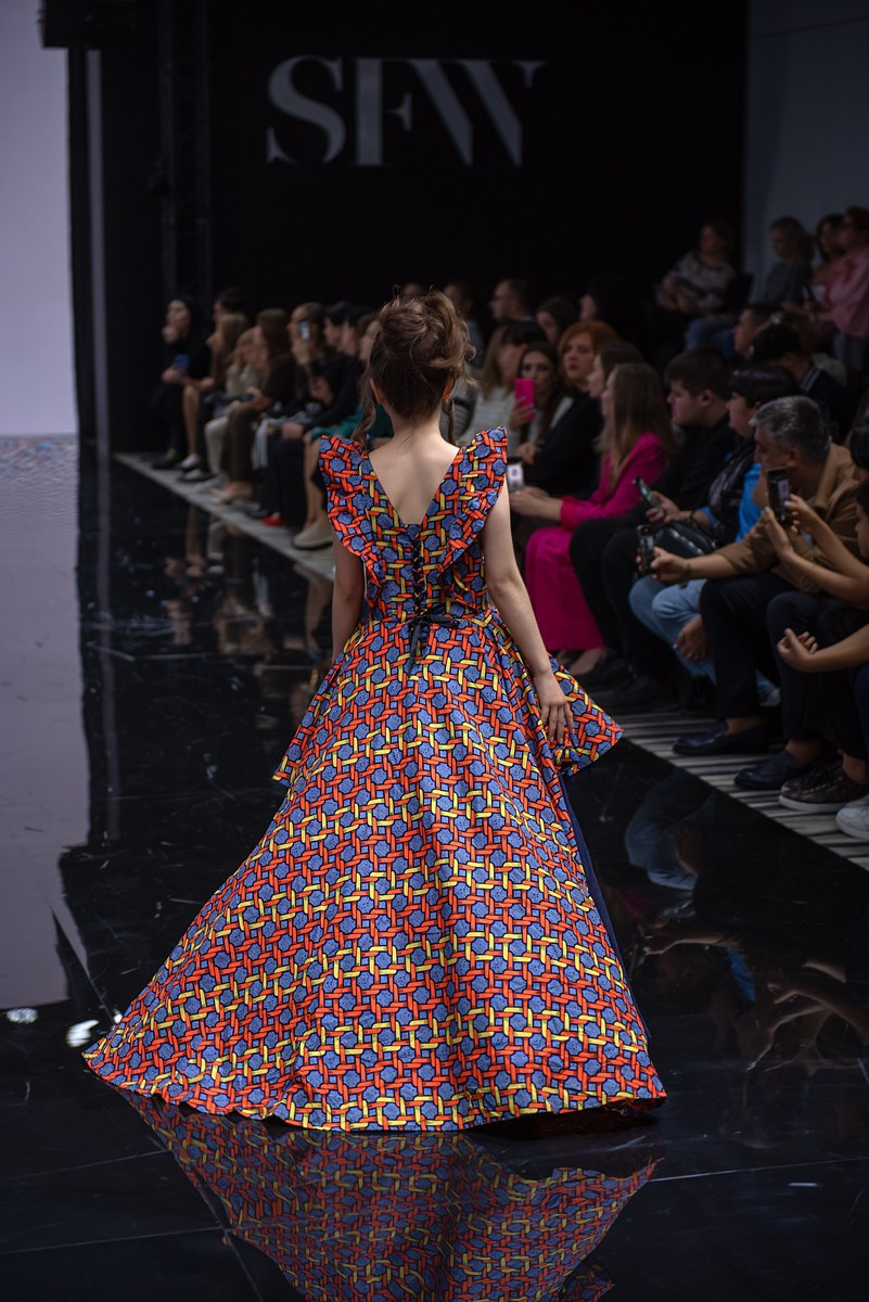 SochiFashionWeek2024 дизайнер Юлия Крылова. Семейный и коммерческий фотограф в Сочи Александр Бодунов