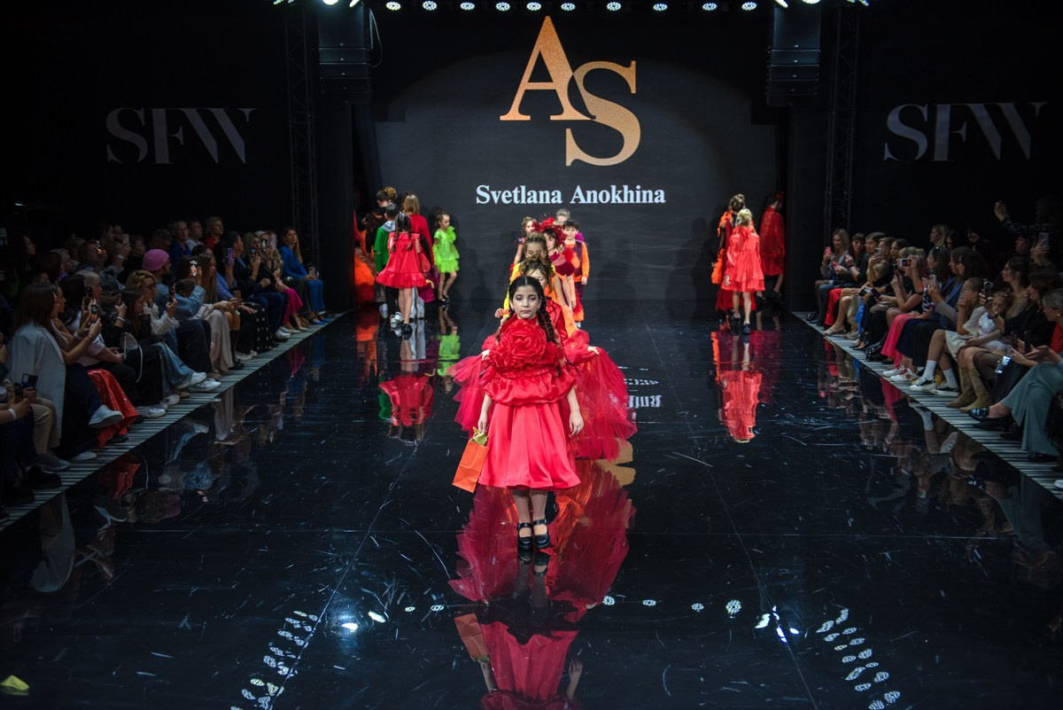 SochiFashionWeek2024 дизайнер Анохина Светлана. Семейный и коммерческий фотограф в Сочи Александр Бодунов