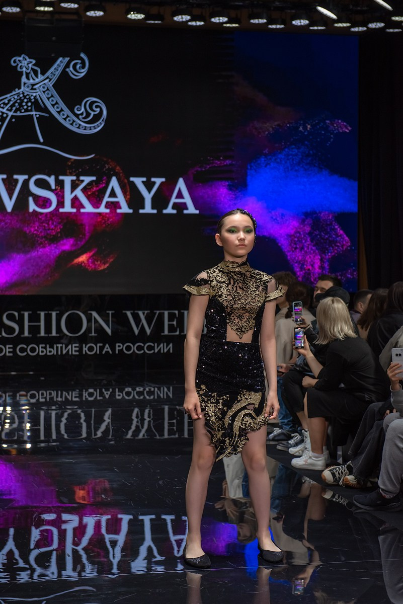 SochiFashionWeek2024 дизайнер Кибовская. Семейный и коммерческий фотограф в Сочи Александр Бодунов