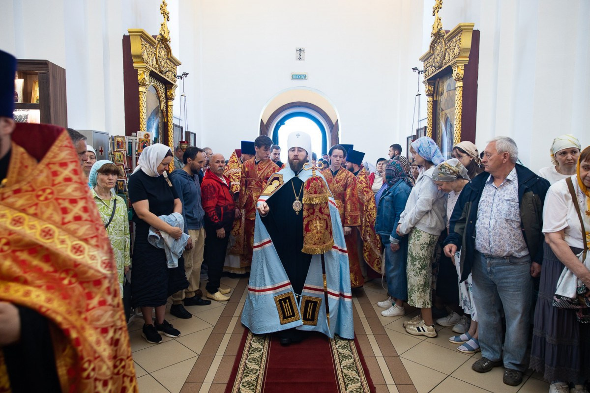 Архиерейское Богослужение в Неделю 4-ю по Пятидесятнице. Саратовское Северо-Западное благочиние
