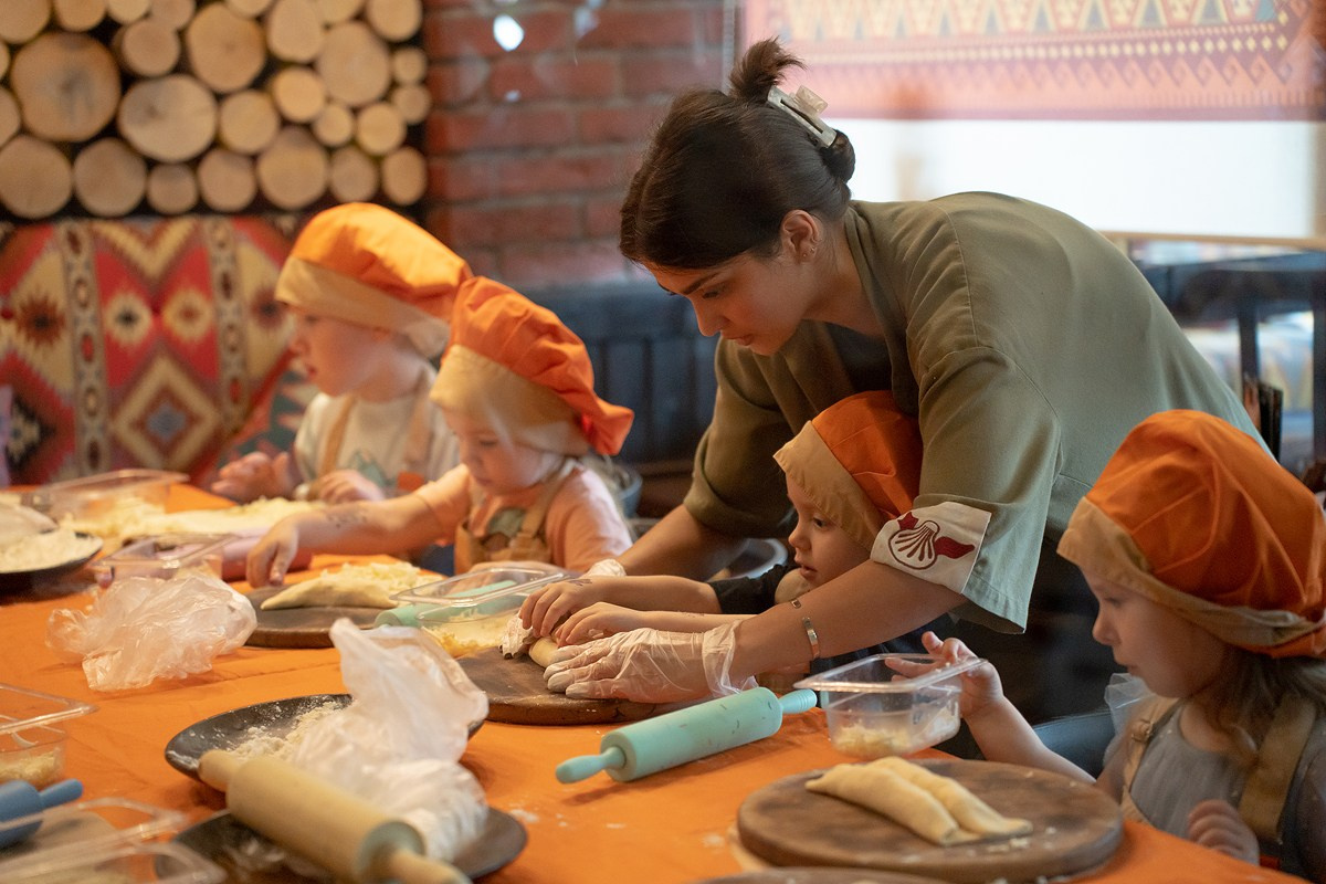 Кулинарный мастер-класс в «Пхали-Хинкали». Фотограф Мария Ковкова